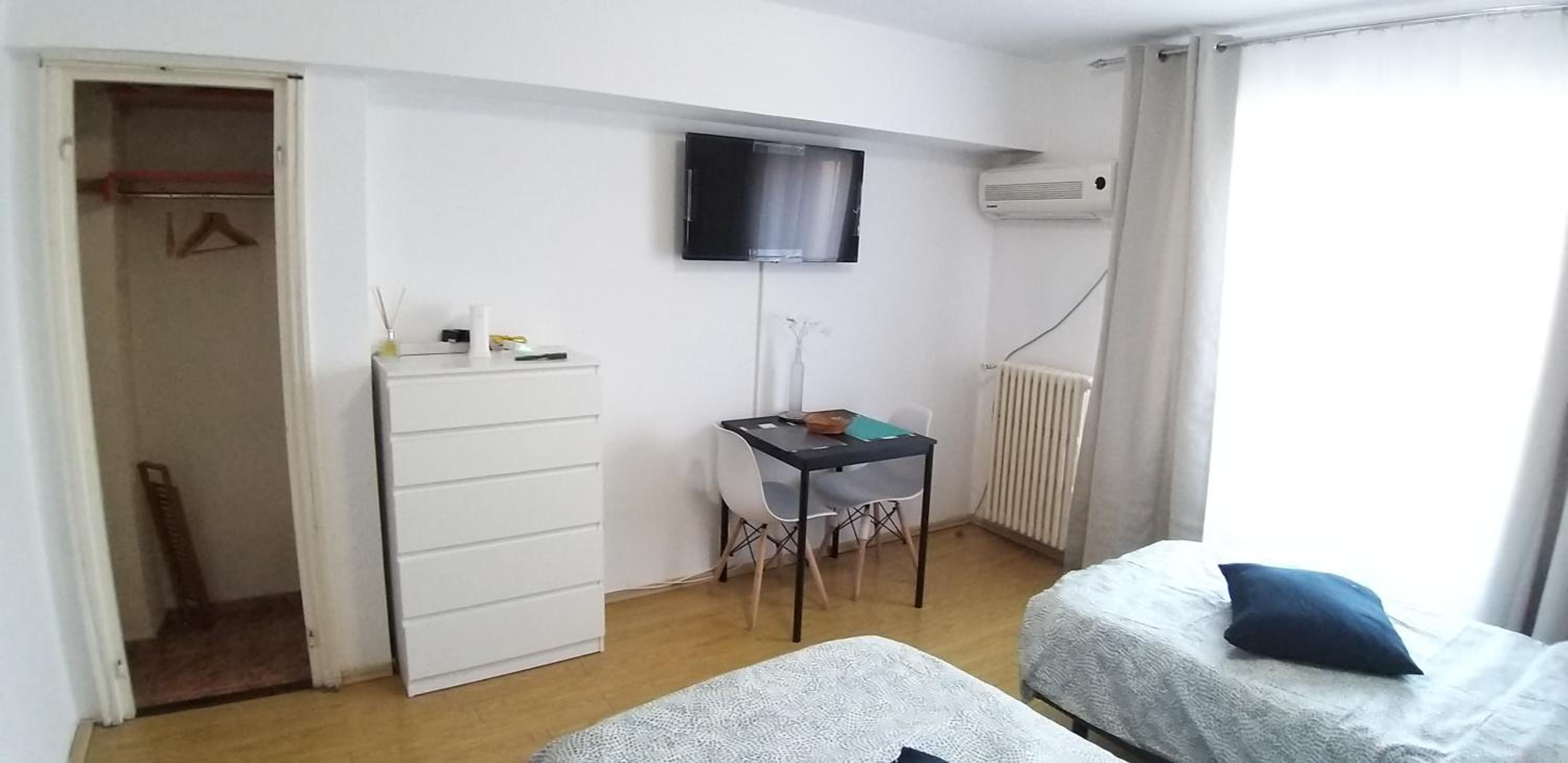 Twin Room - Photo 9