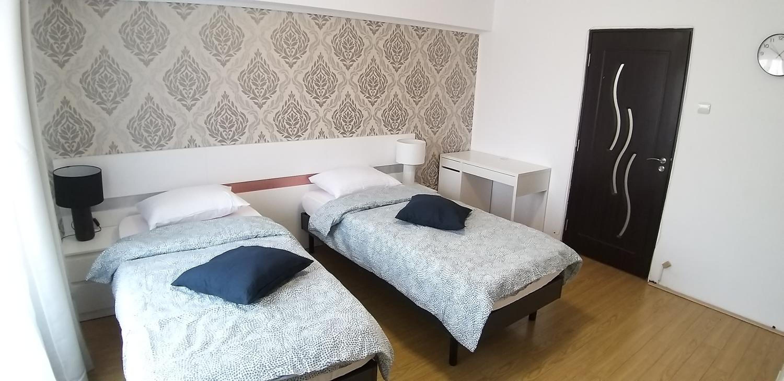 Twin Room - Photo 5