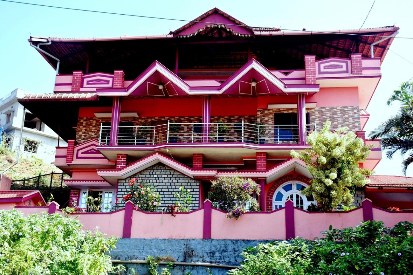 Deluxe Double Room with Balcony - Photo 18