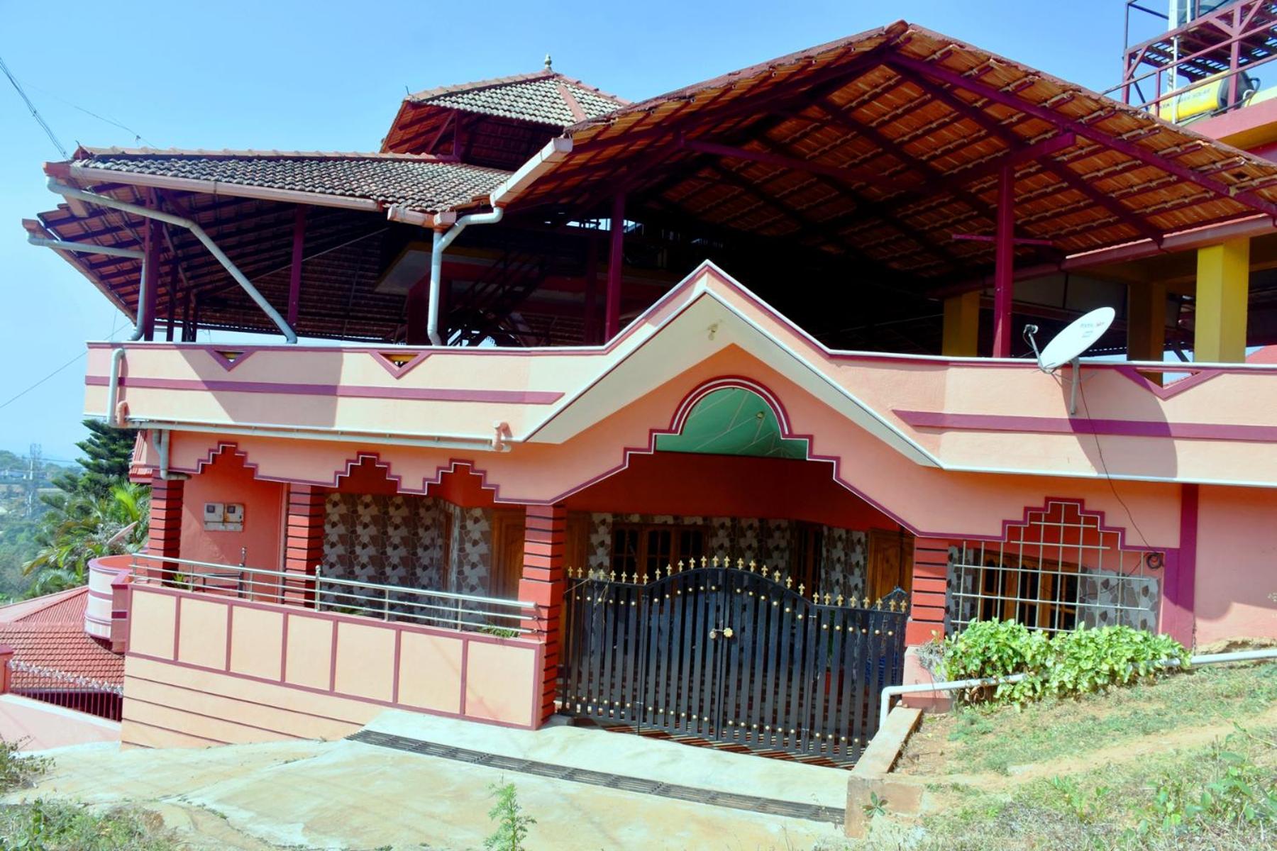 Deluxe Double Room with Balcony - Photo 5