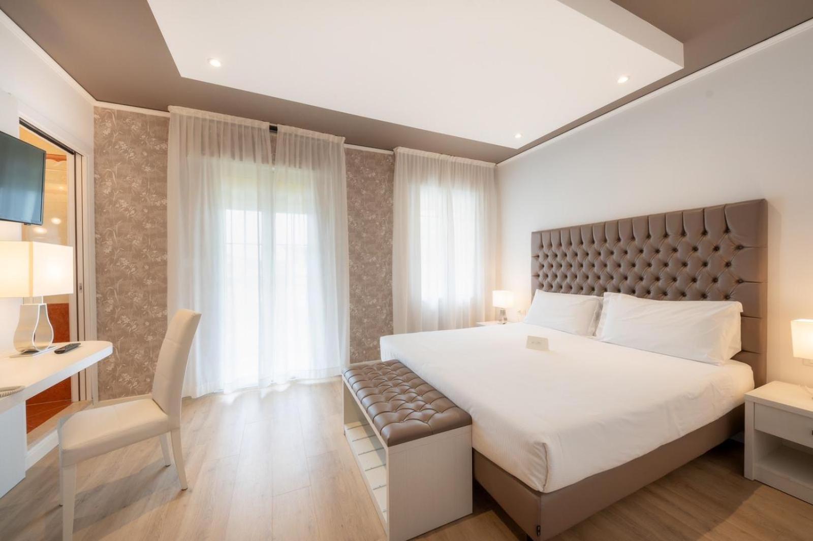 Double Room - Photo 4