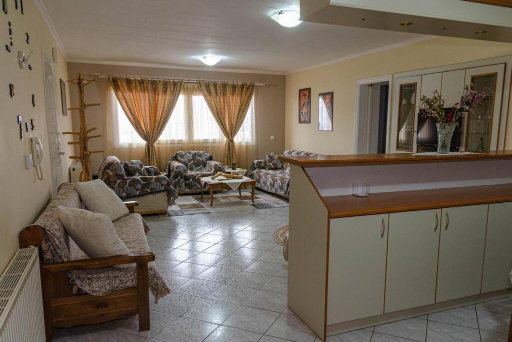 Two-Bedroom Apartment - Photo 9