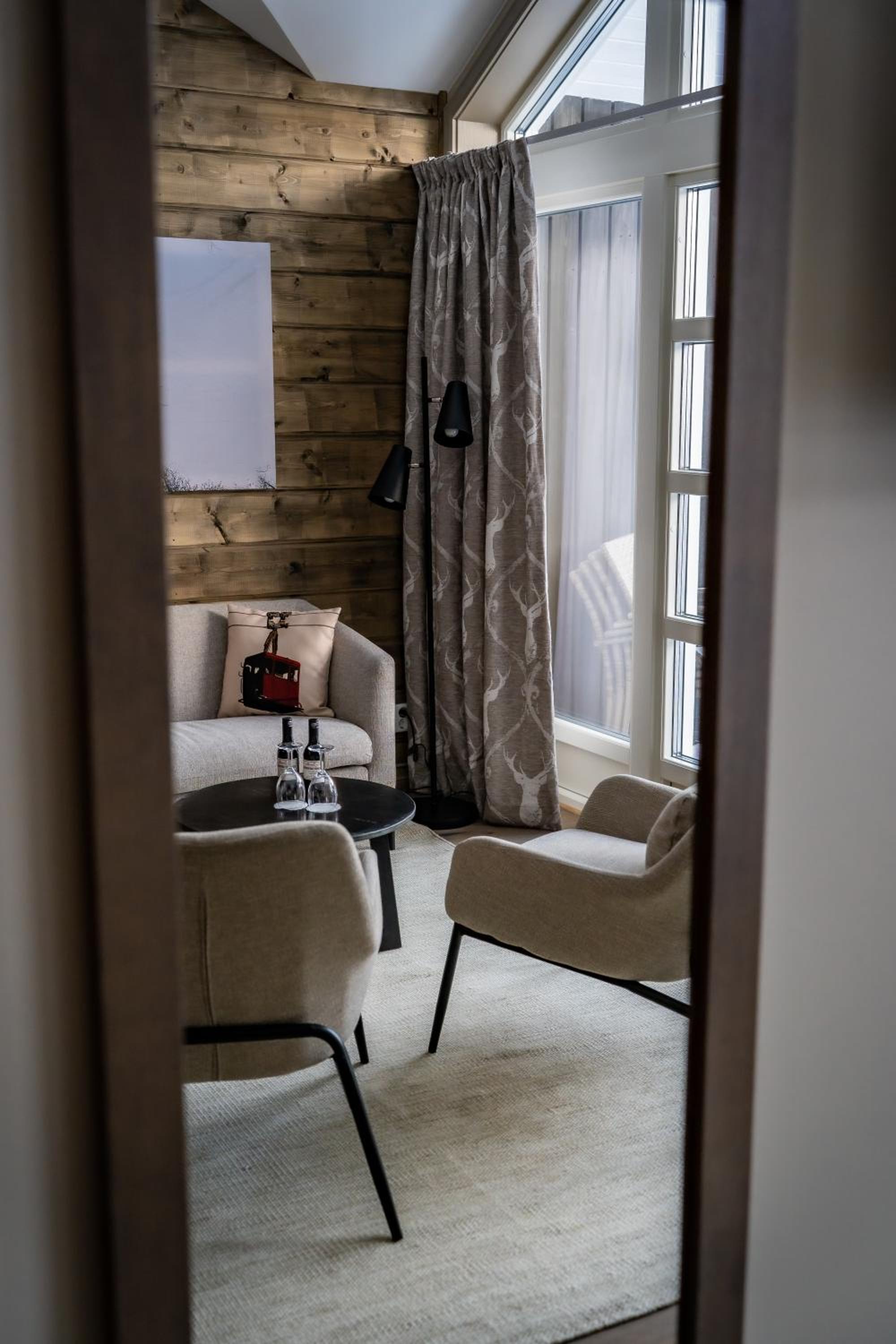 Junior Suite with Balcony photo 3