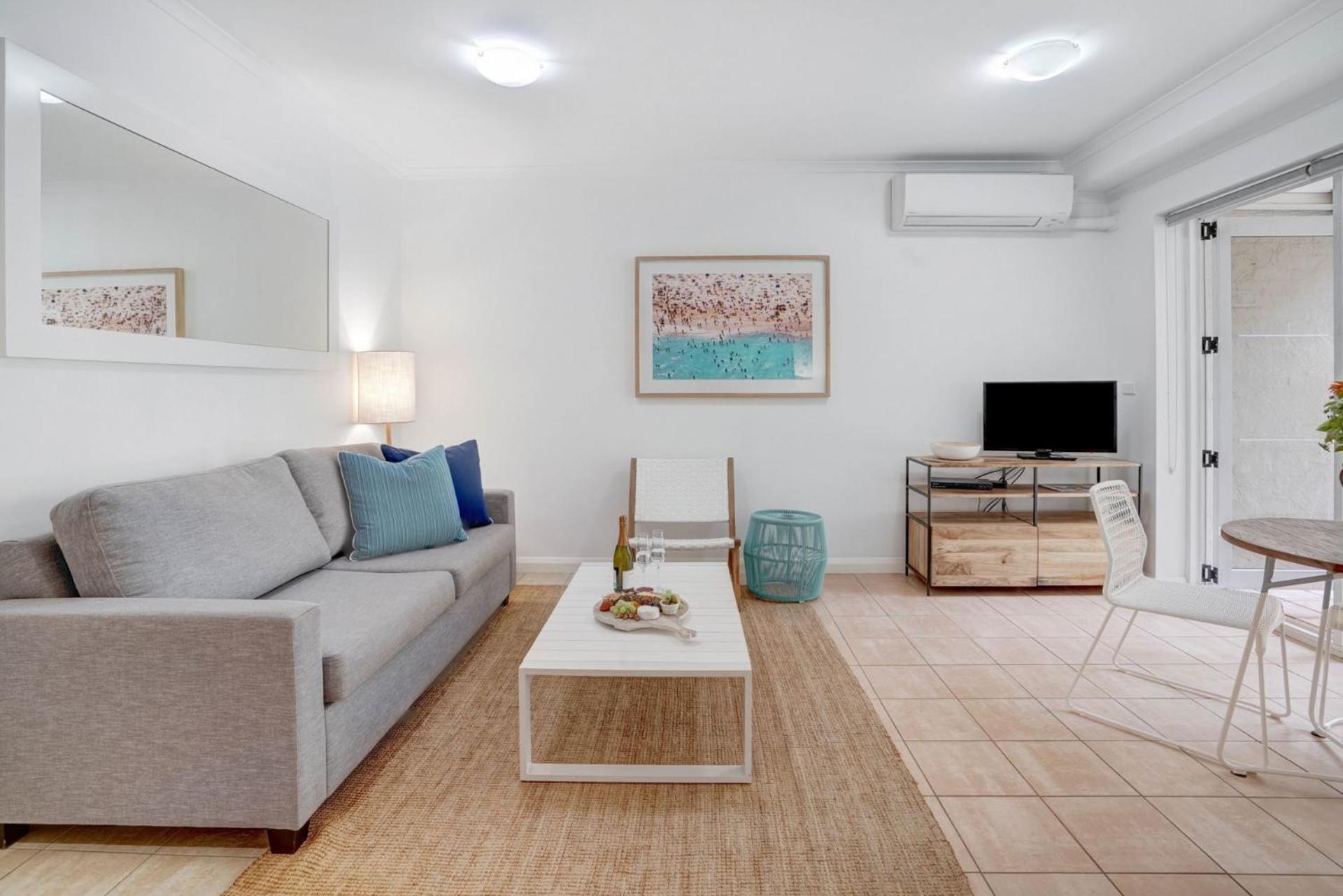 Apartment photo 1