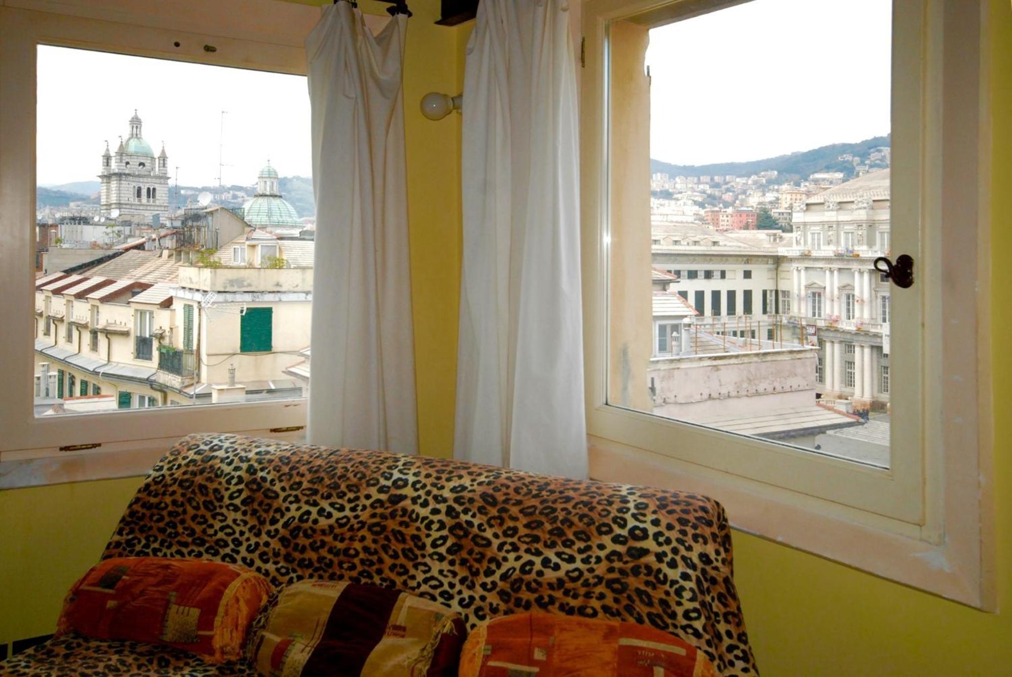 Penthouse Studio with City View - Photo 2