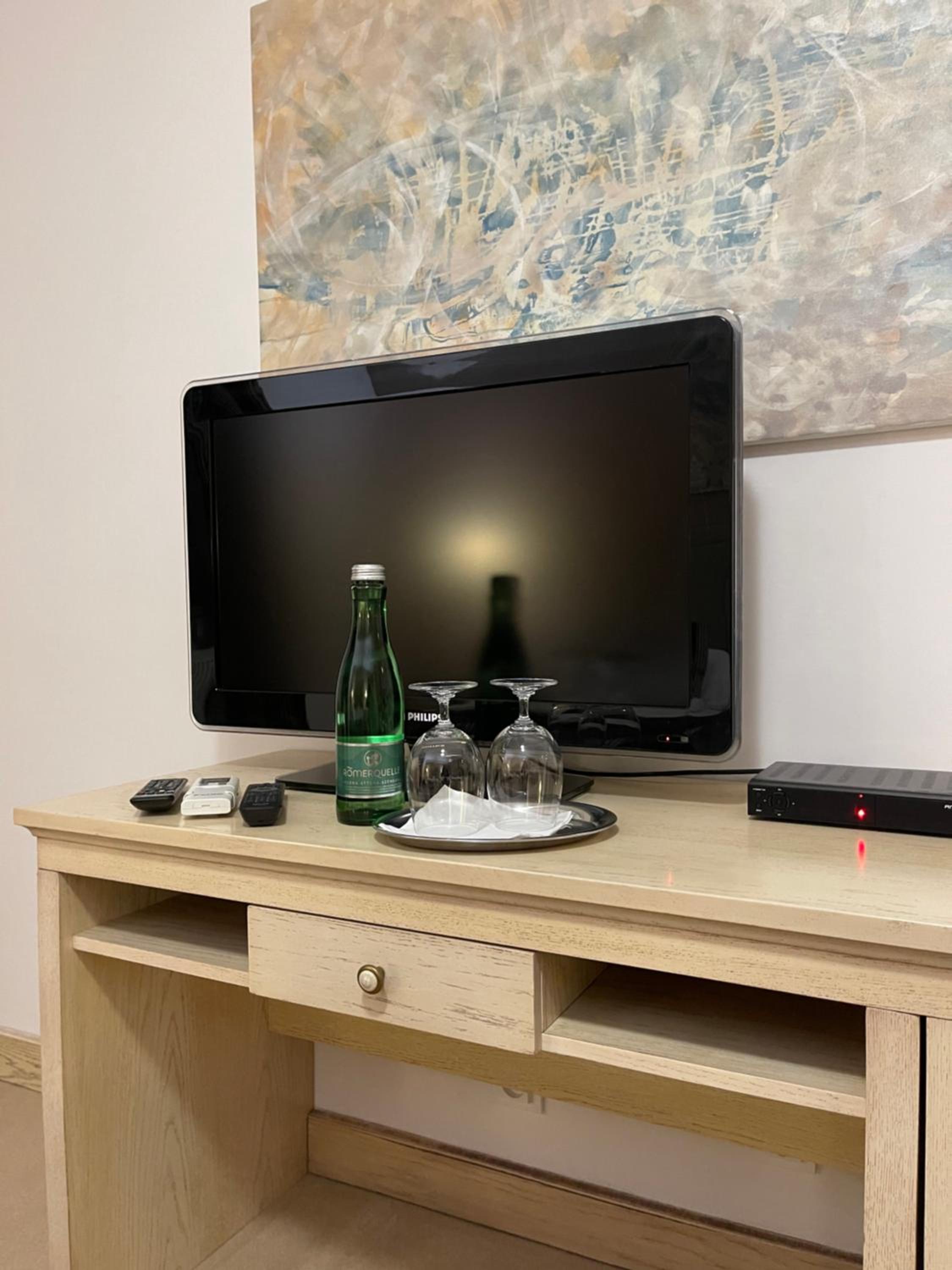 Superior Family Room photo 2