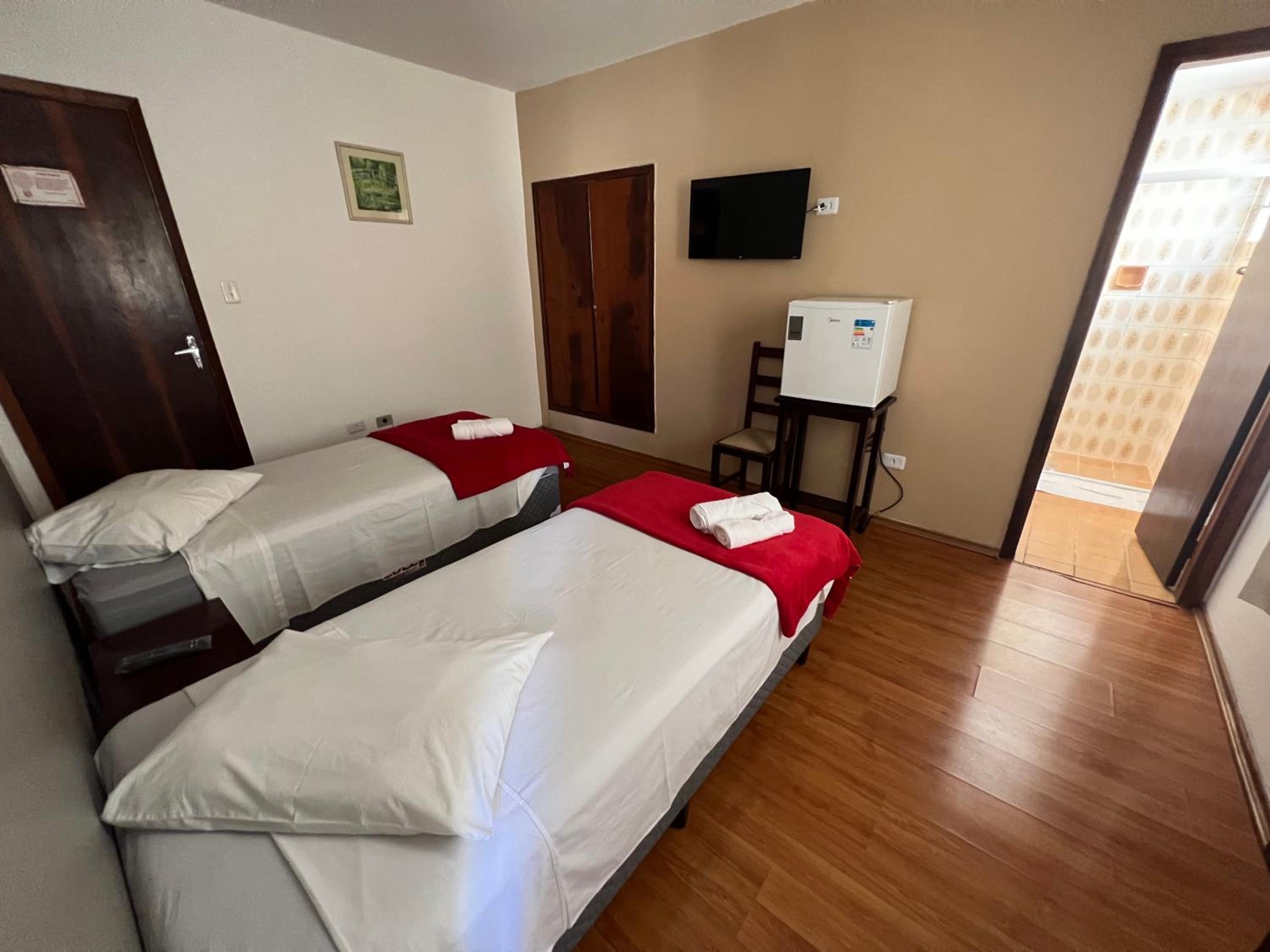 Deluxe Twin Room photo 3