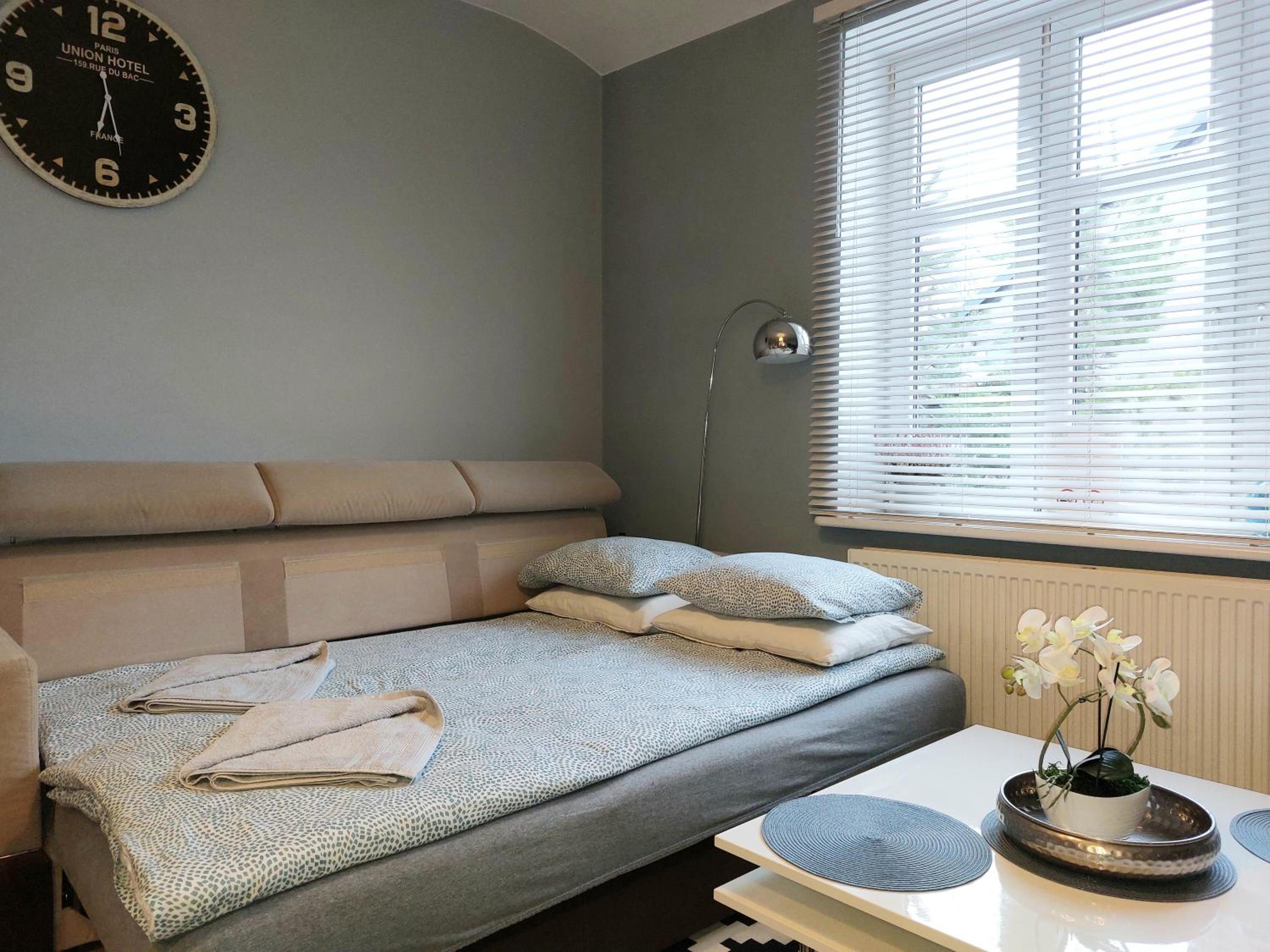 One-Bedroom Apartment - Photo 15