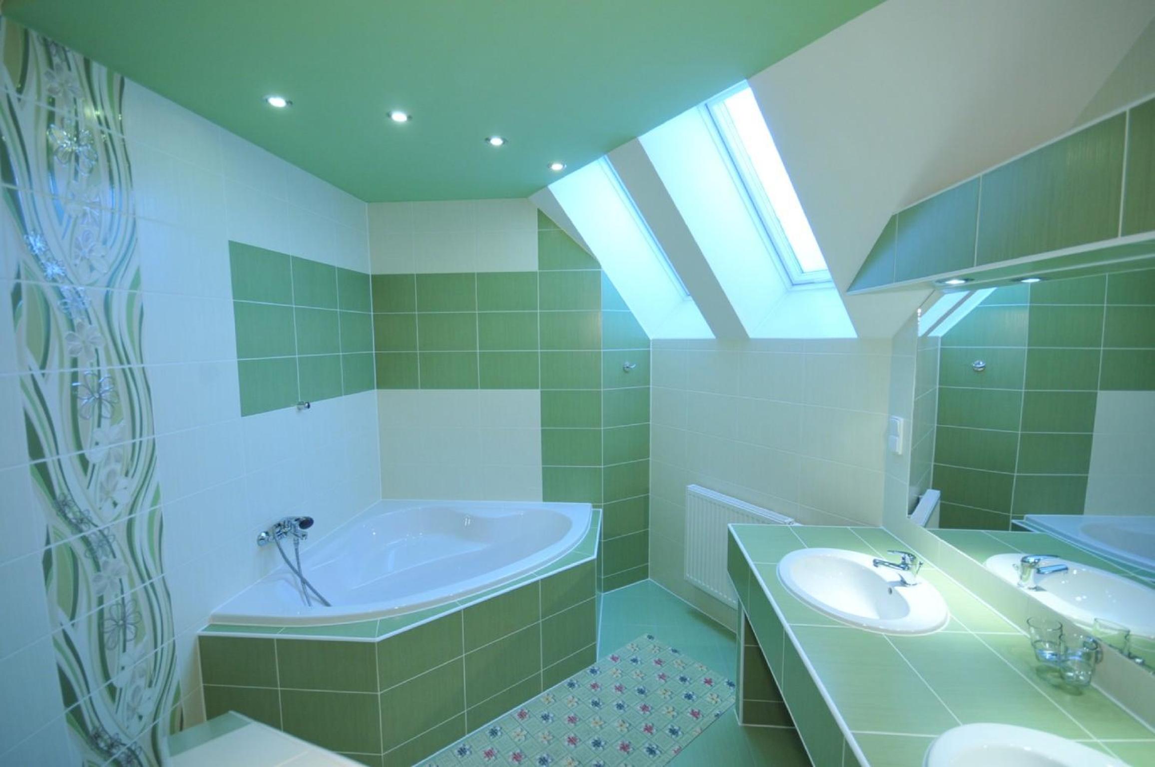 Quadruple Room with Balcony and Extra bed - Photo 4