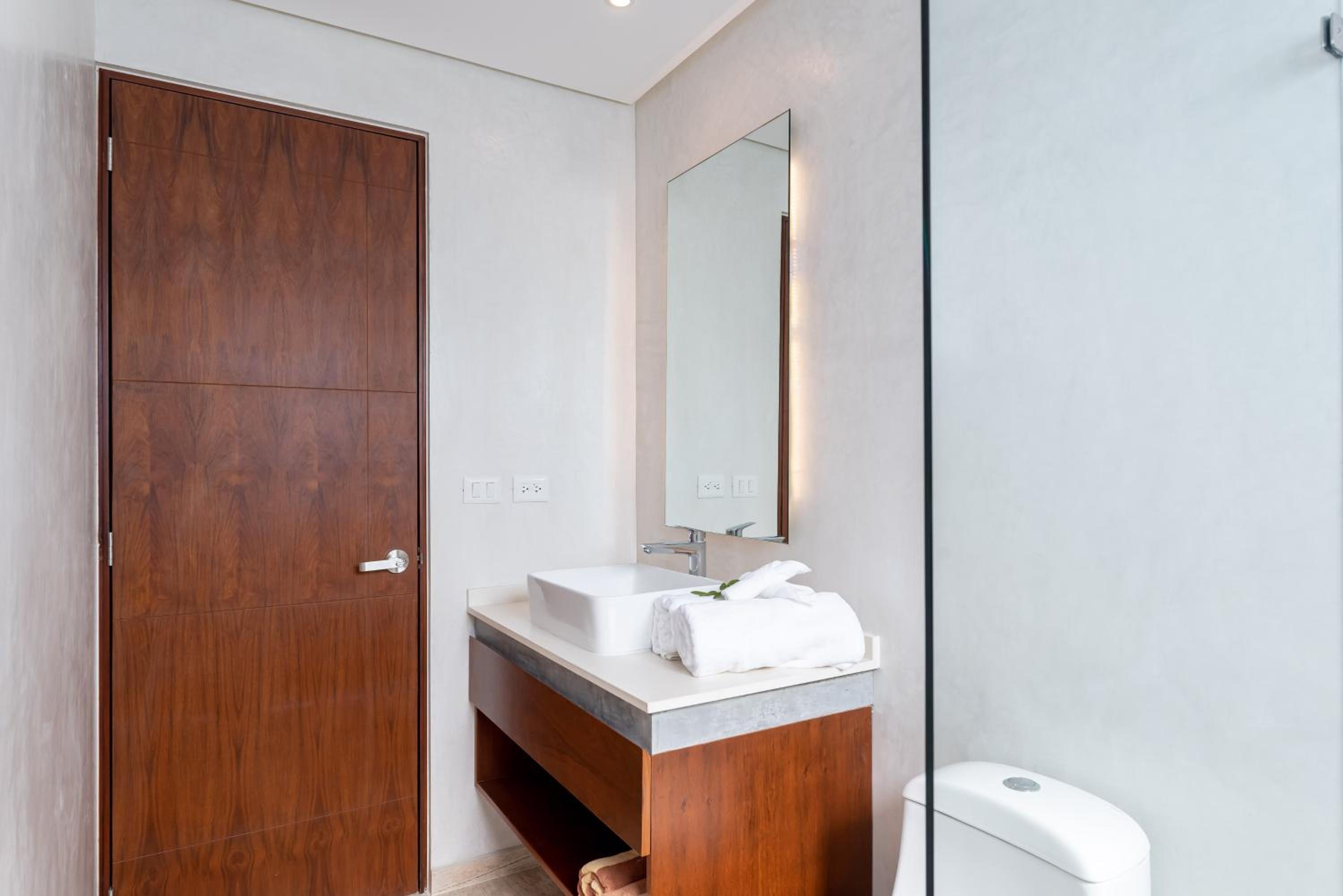 Three-Bedroom Apartment - Photo 35