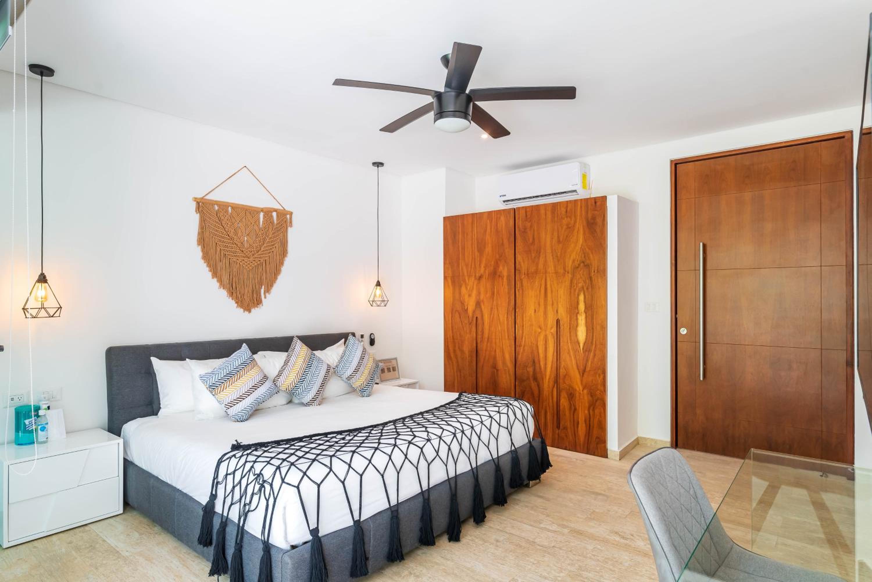 Studio Apartment - Photo 26