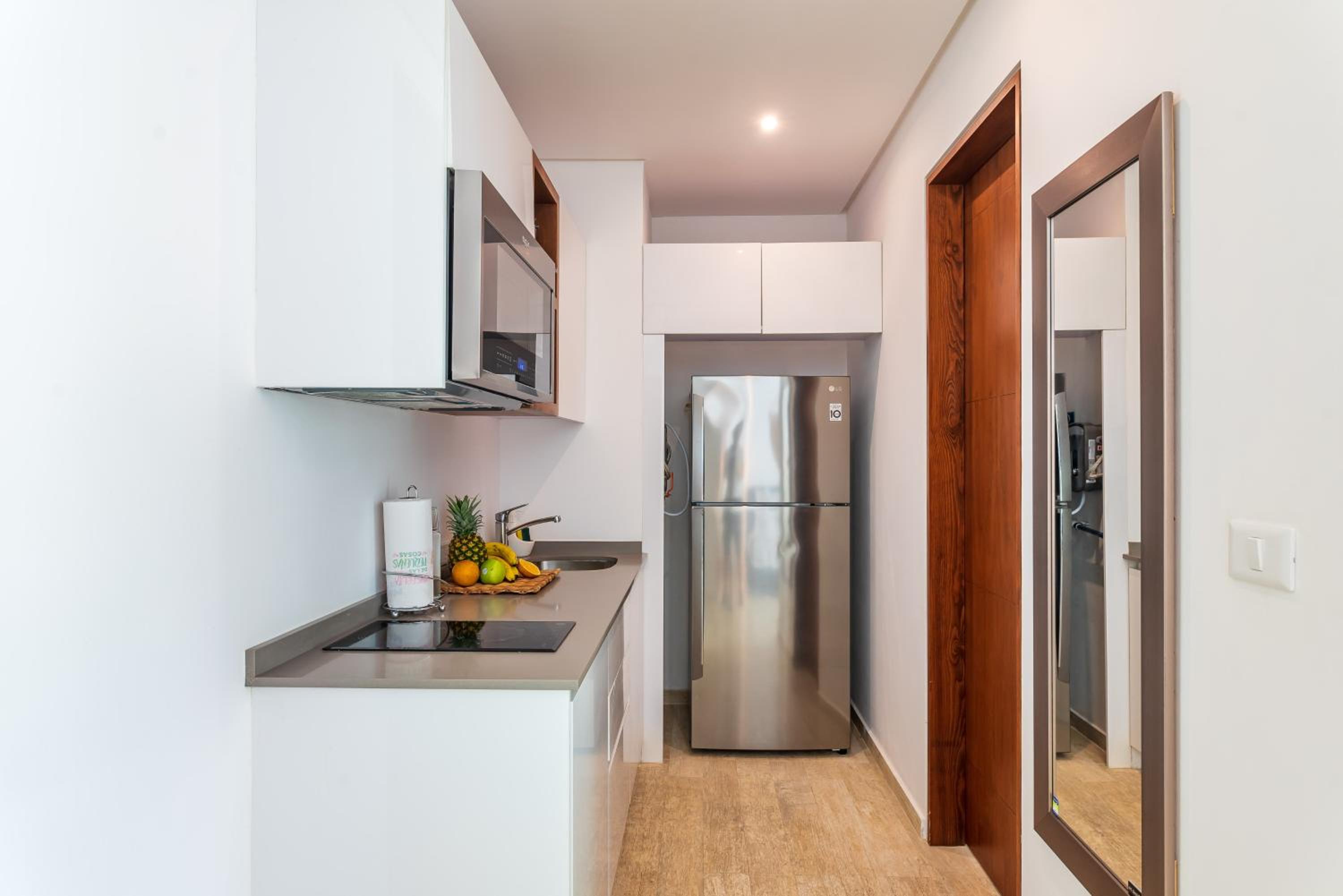 Studio Apartment - Photo 24