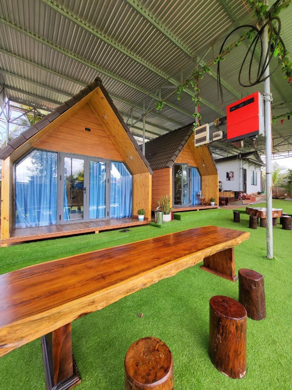 One-Bedroom Bungalow - Photo 3