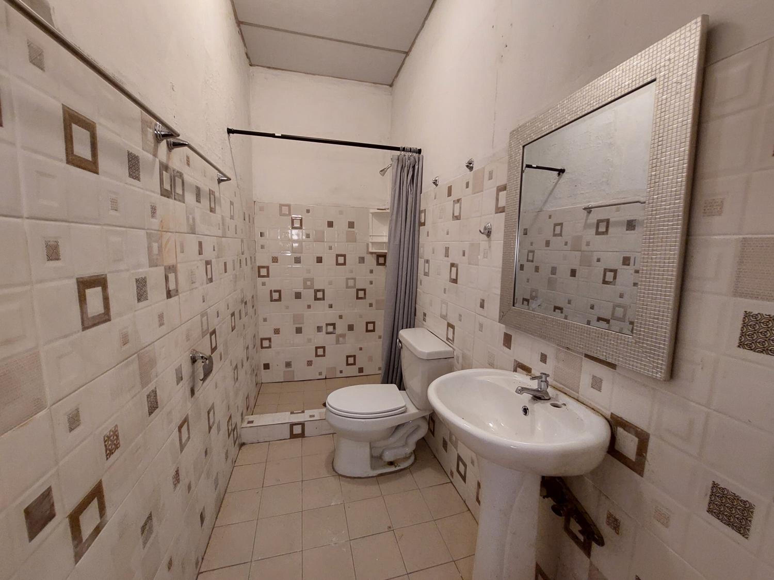 Twin Room with Private Bathroom photo 3