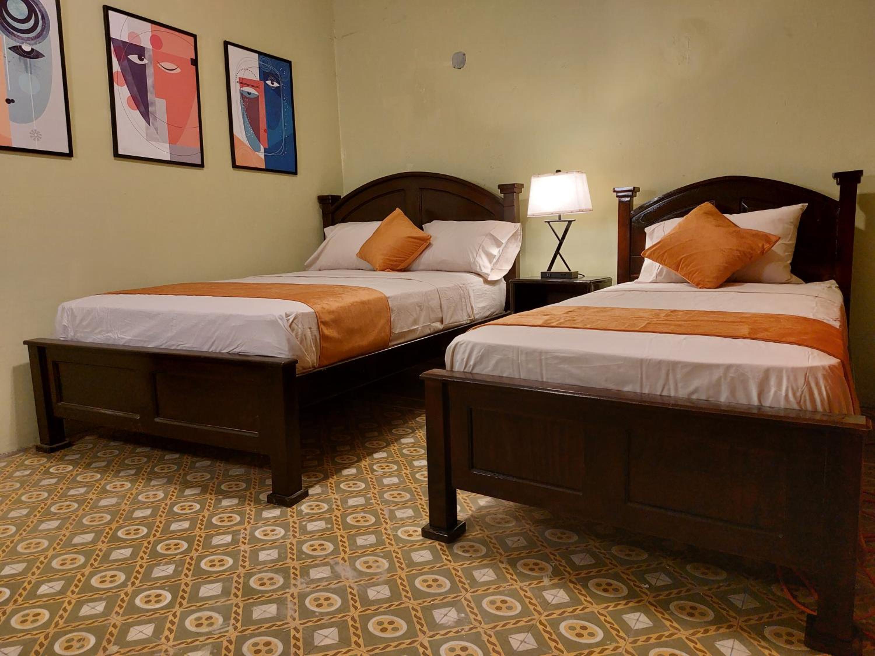 Twin Room with Private Bathroom photo 2