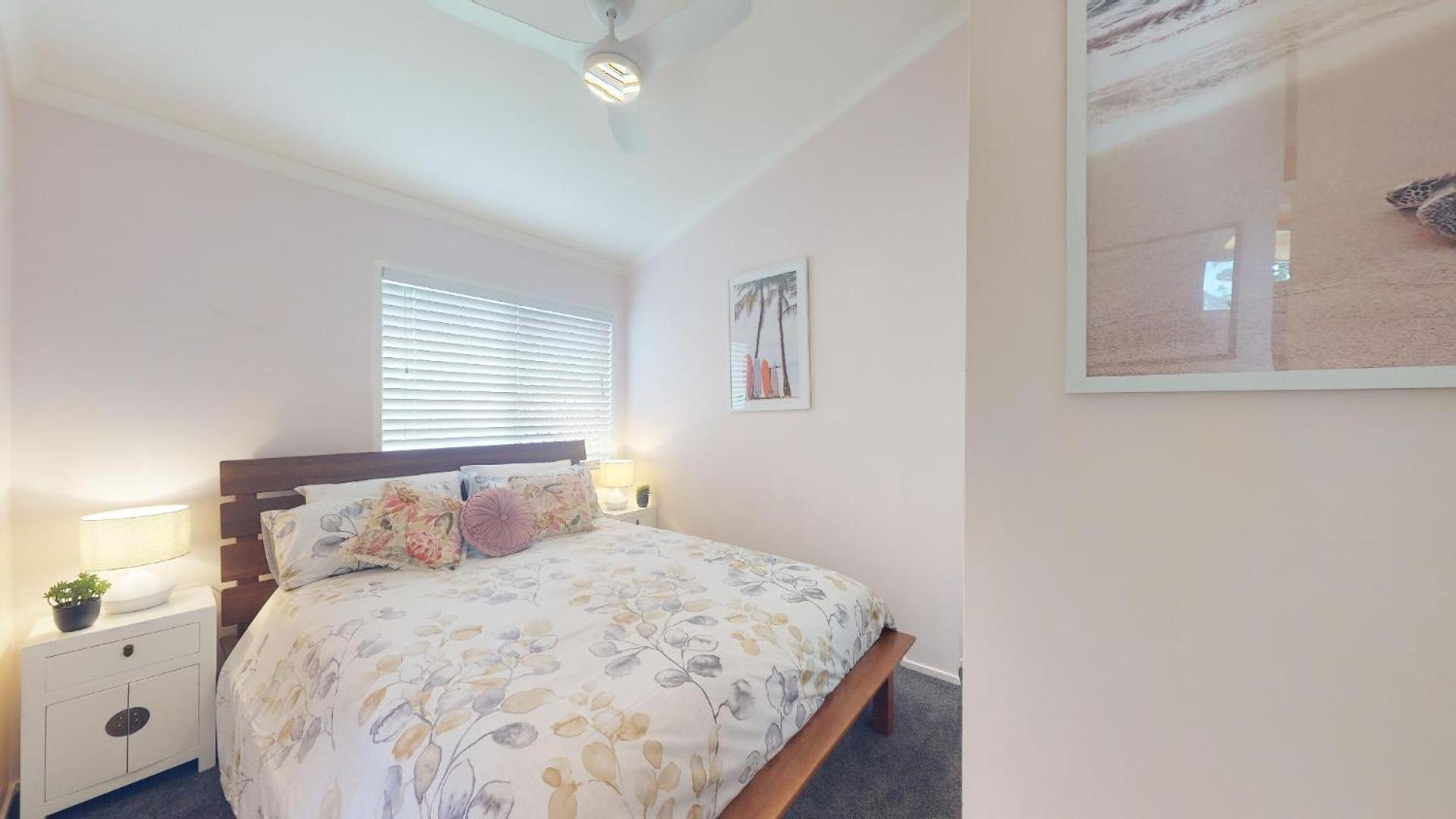 Three-Bedroom House photo 3