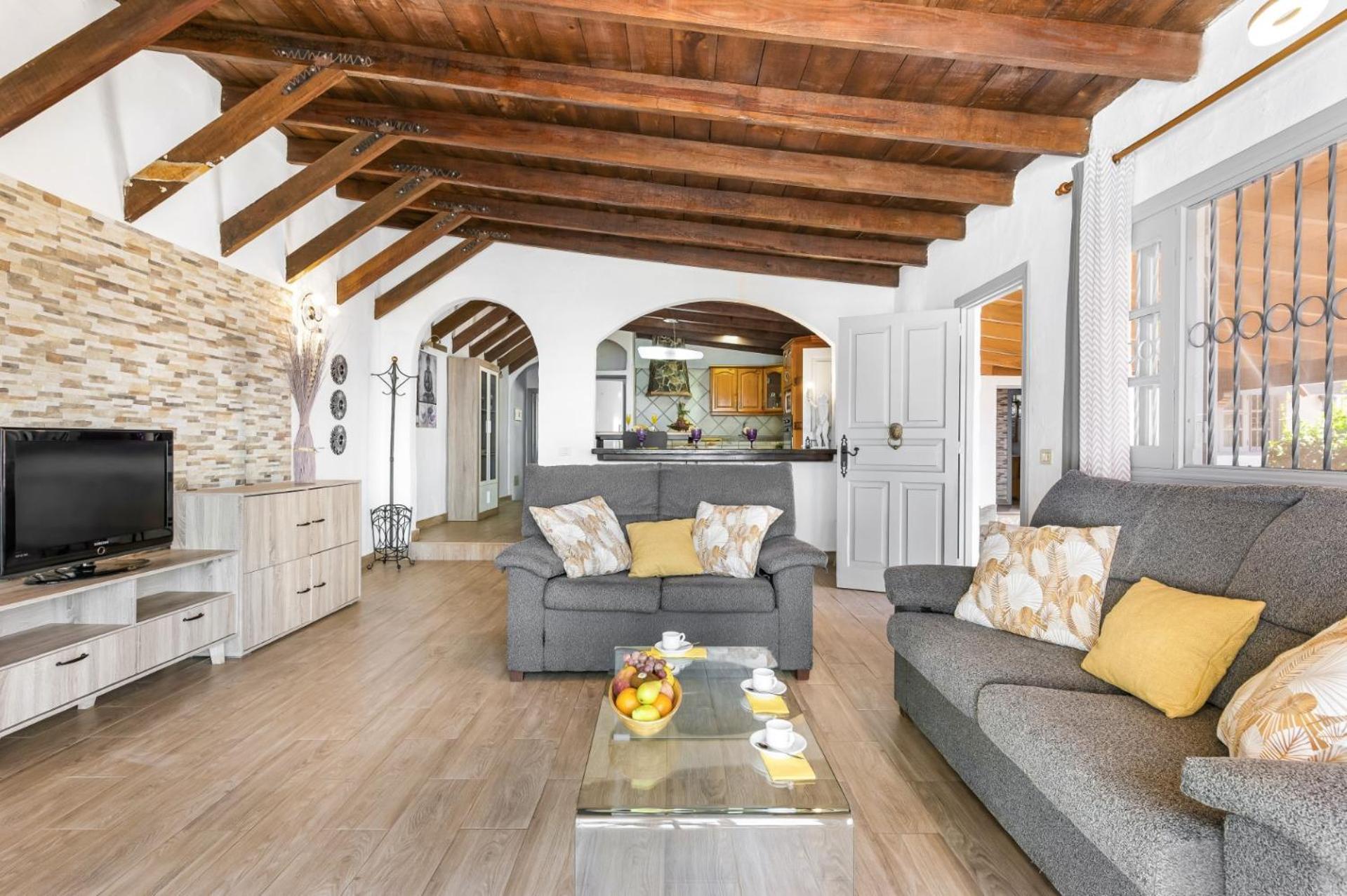 Villa photo 3