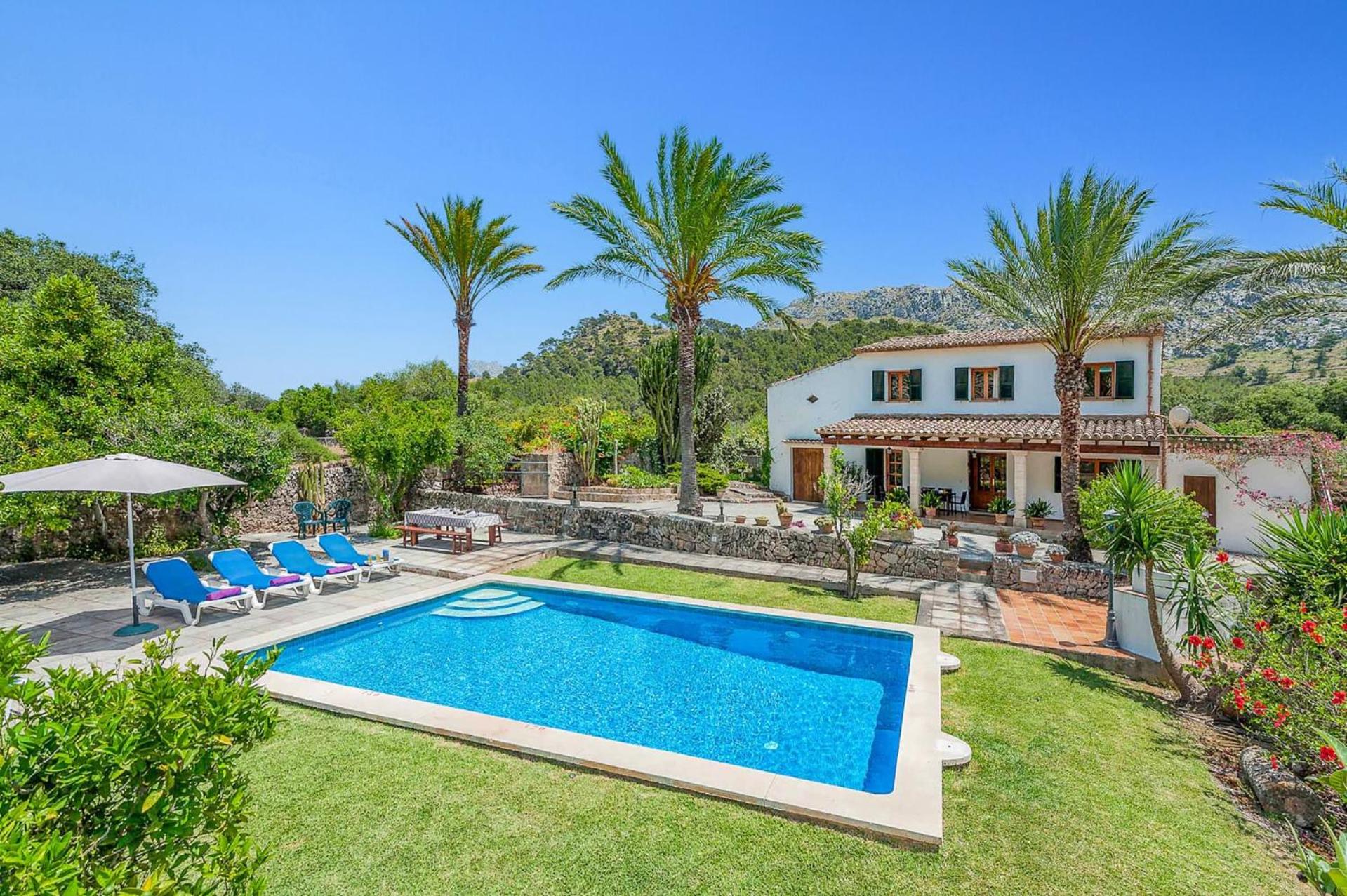 Villa photo 2