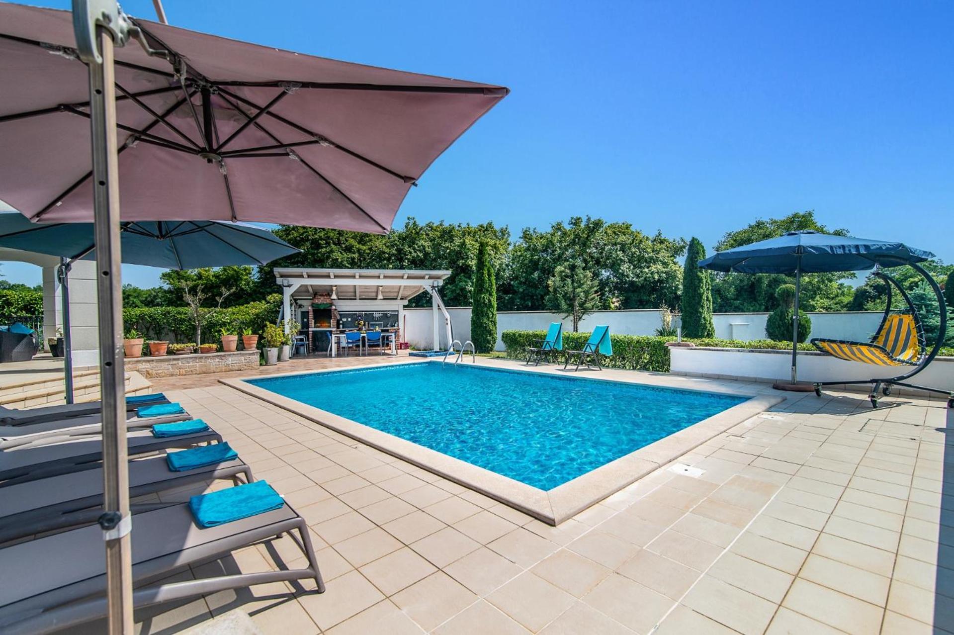Villa photo 2