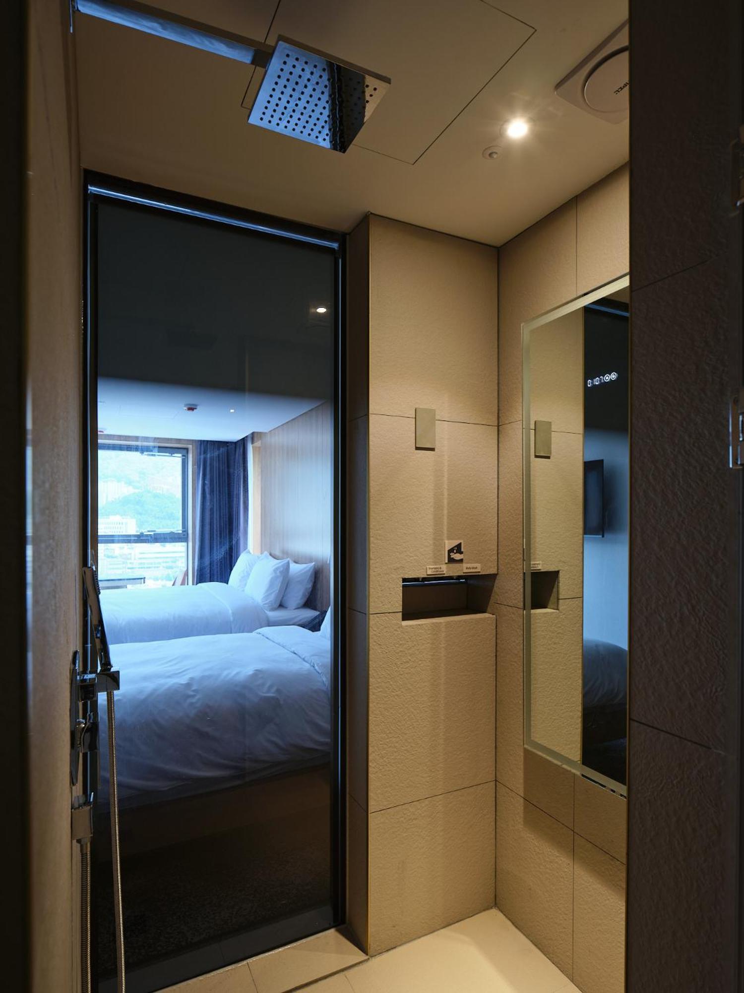 Family Twin Room - Photo 3