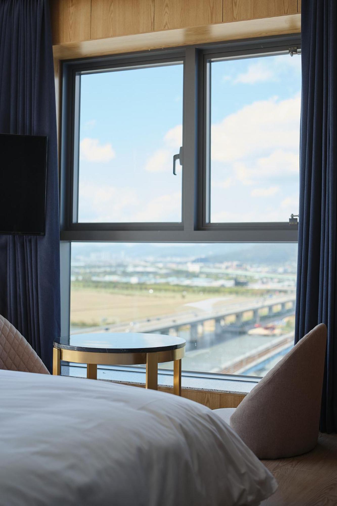 Deluxe Double River View - Photo 3