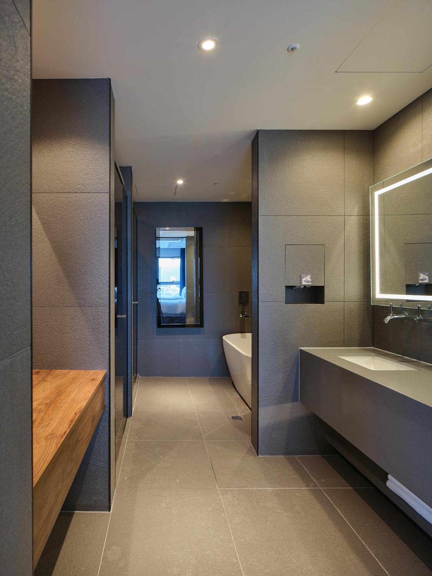 Corner Suite River View - Photo 4