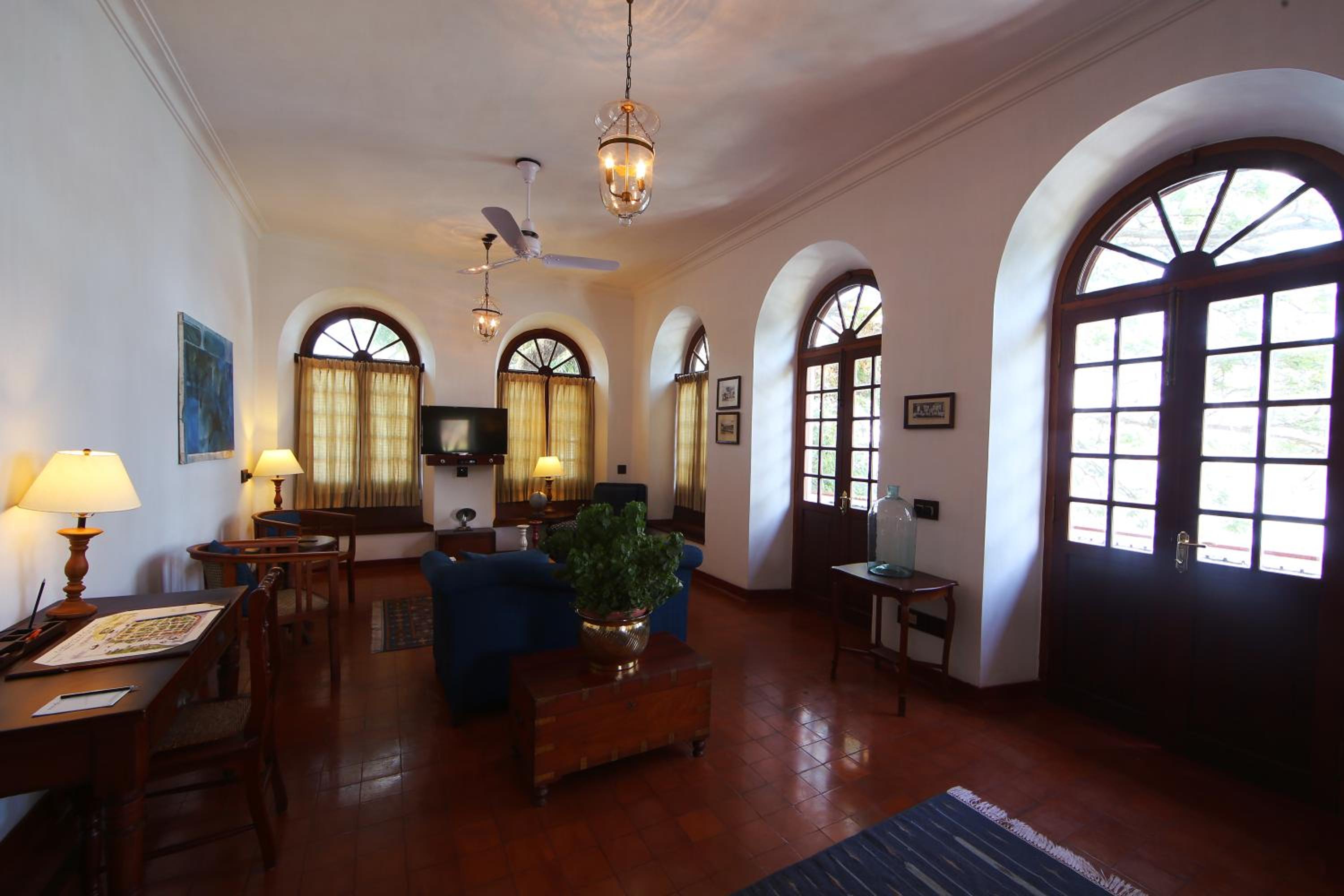 Deluxe Sea Facing Suite with Balcony - Complimentary Sunset cruise for 45 minutes - Photo 6