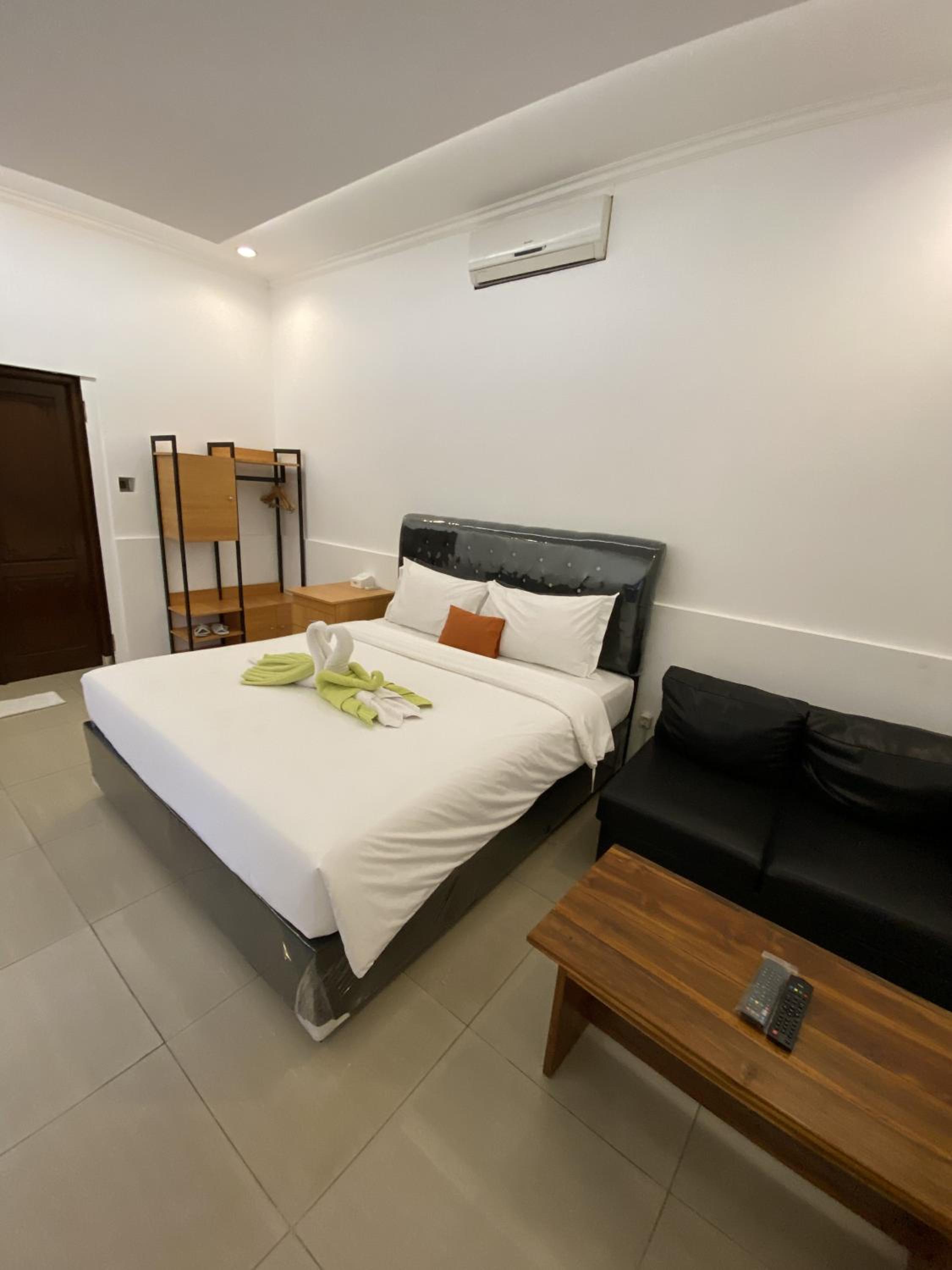 Standard Family Room - Photo 14