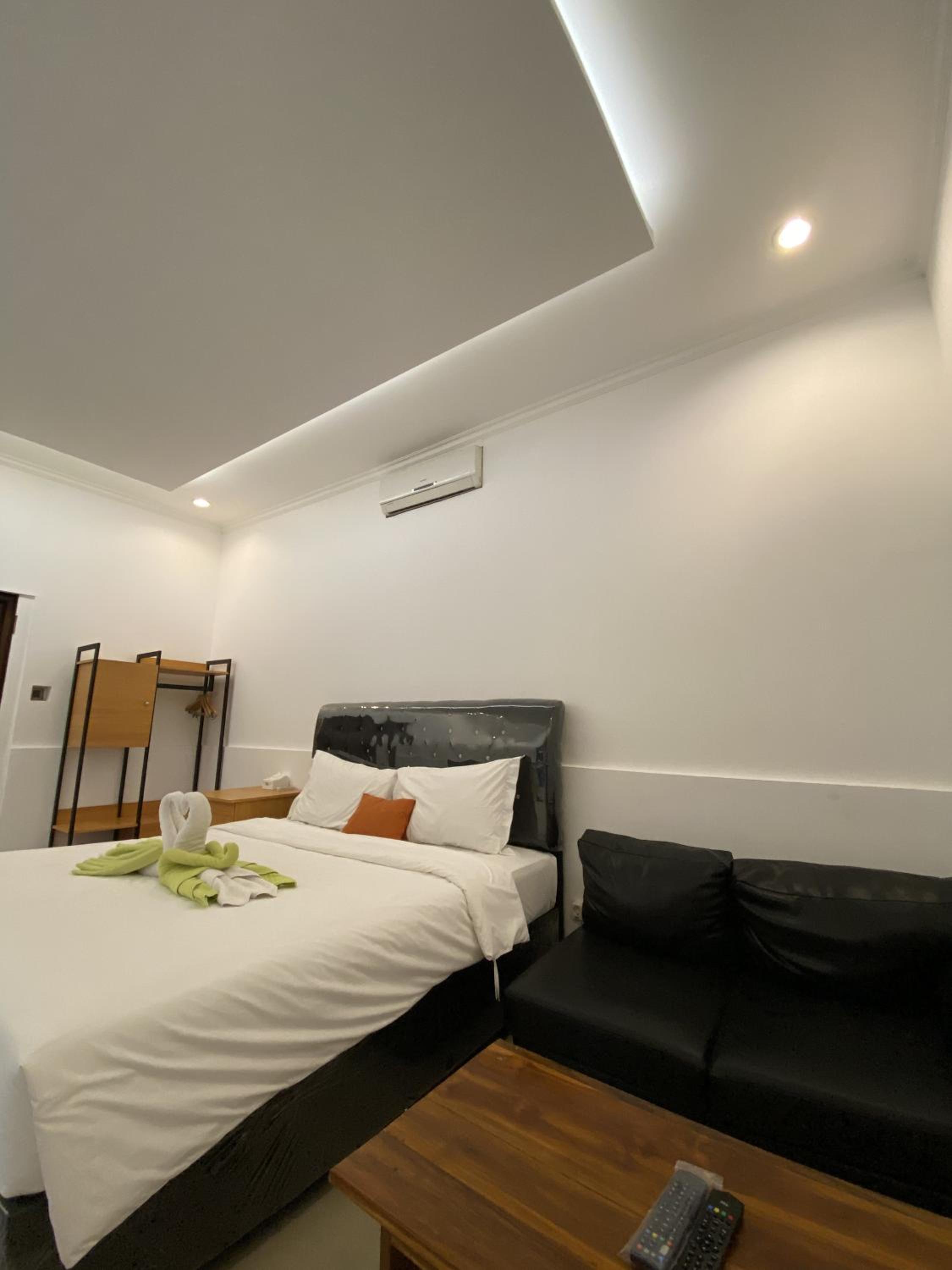 Standard Family Room - Photo 16