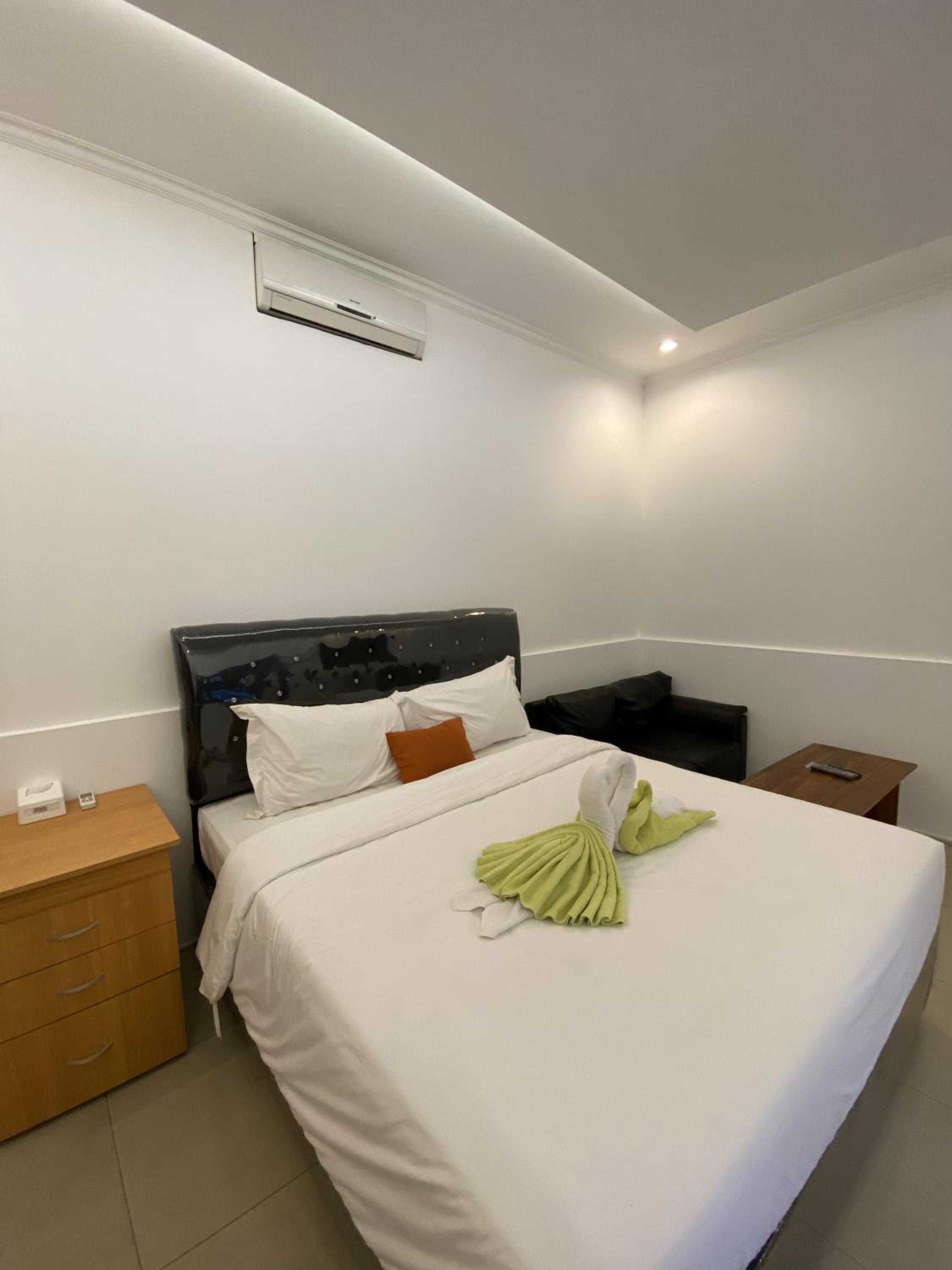 Standard Family Room - Photo 10