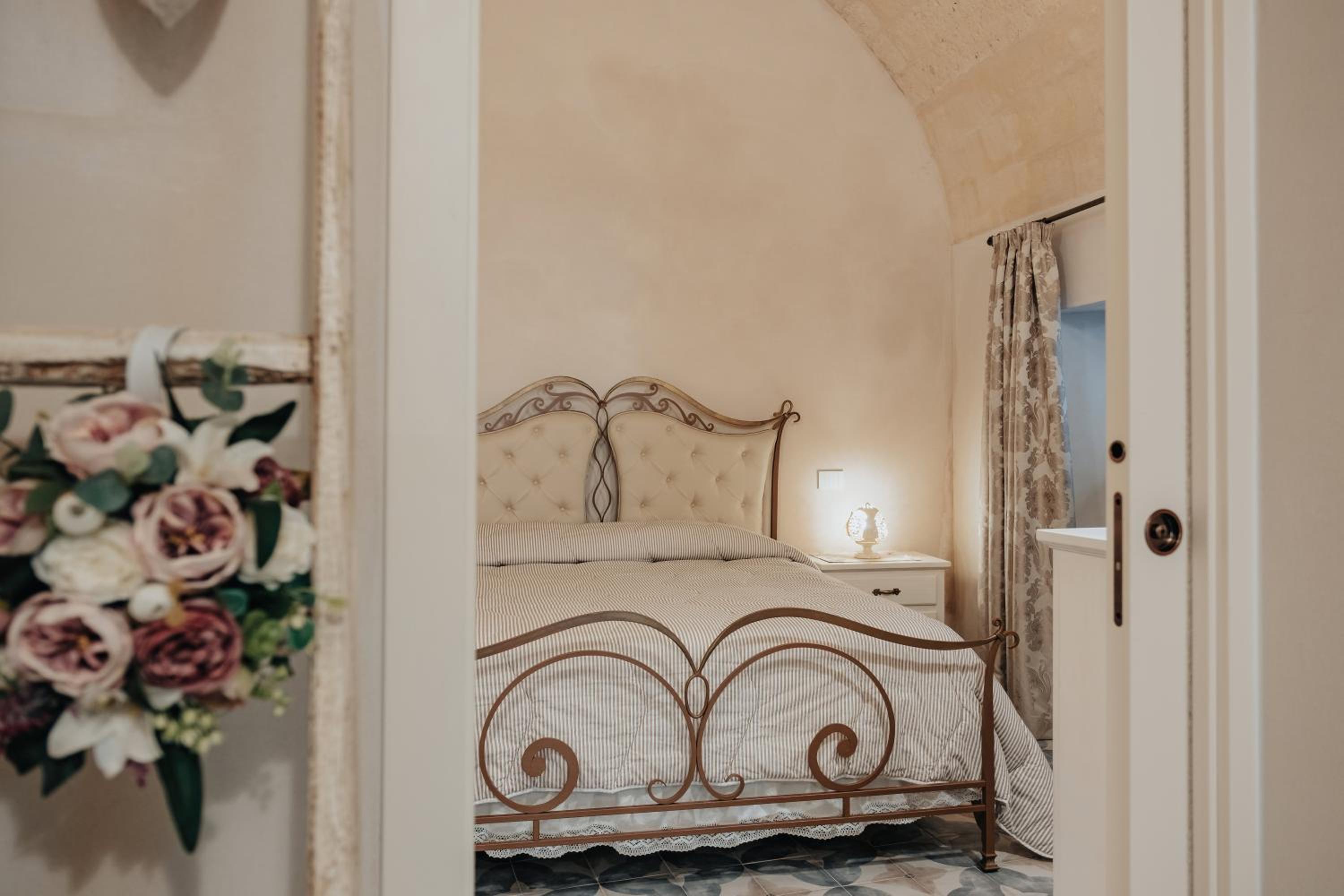 One-Bedroom House - Photo 17