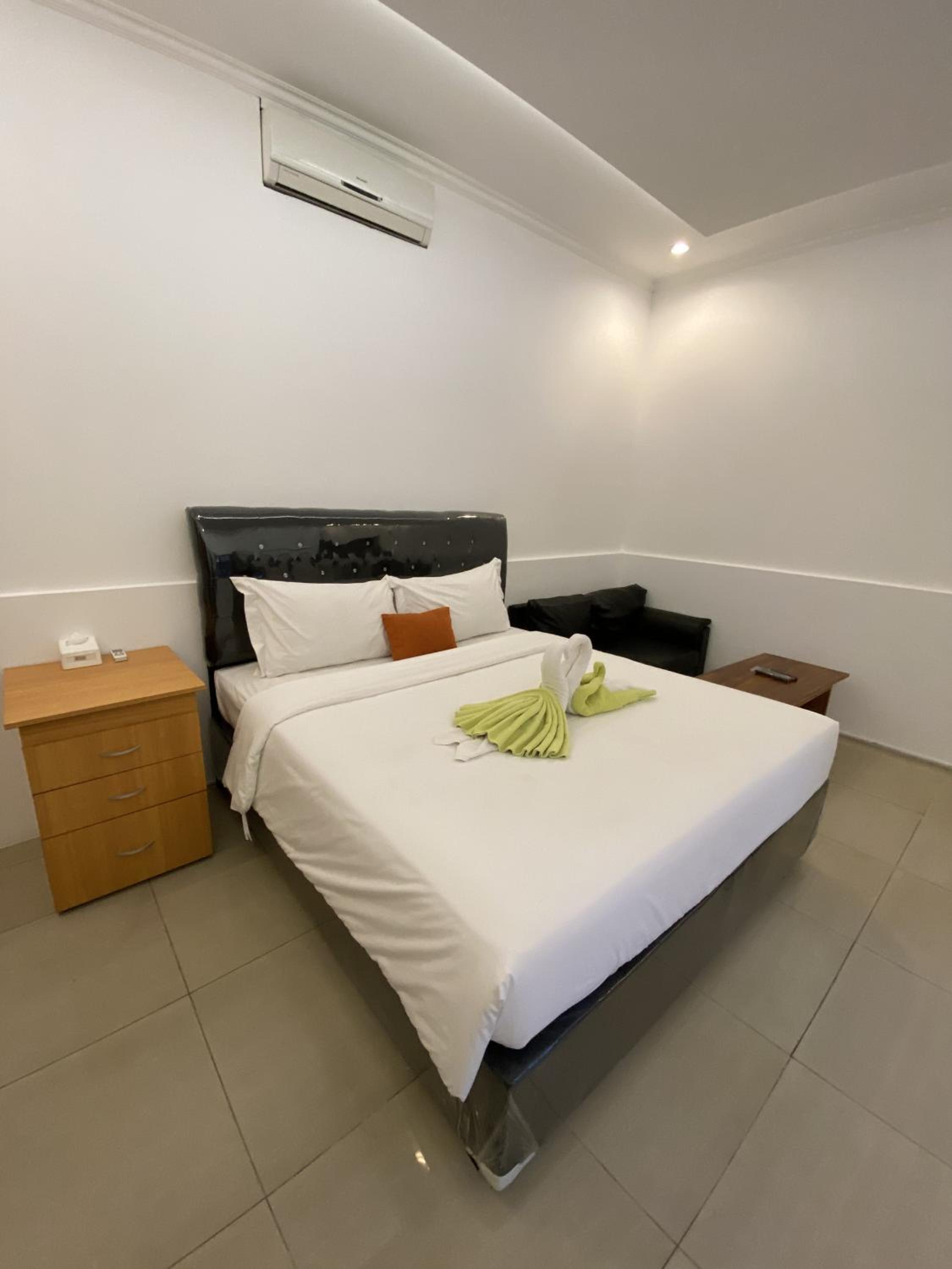 Standard Family Room - Photo 8