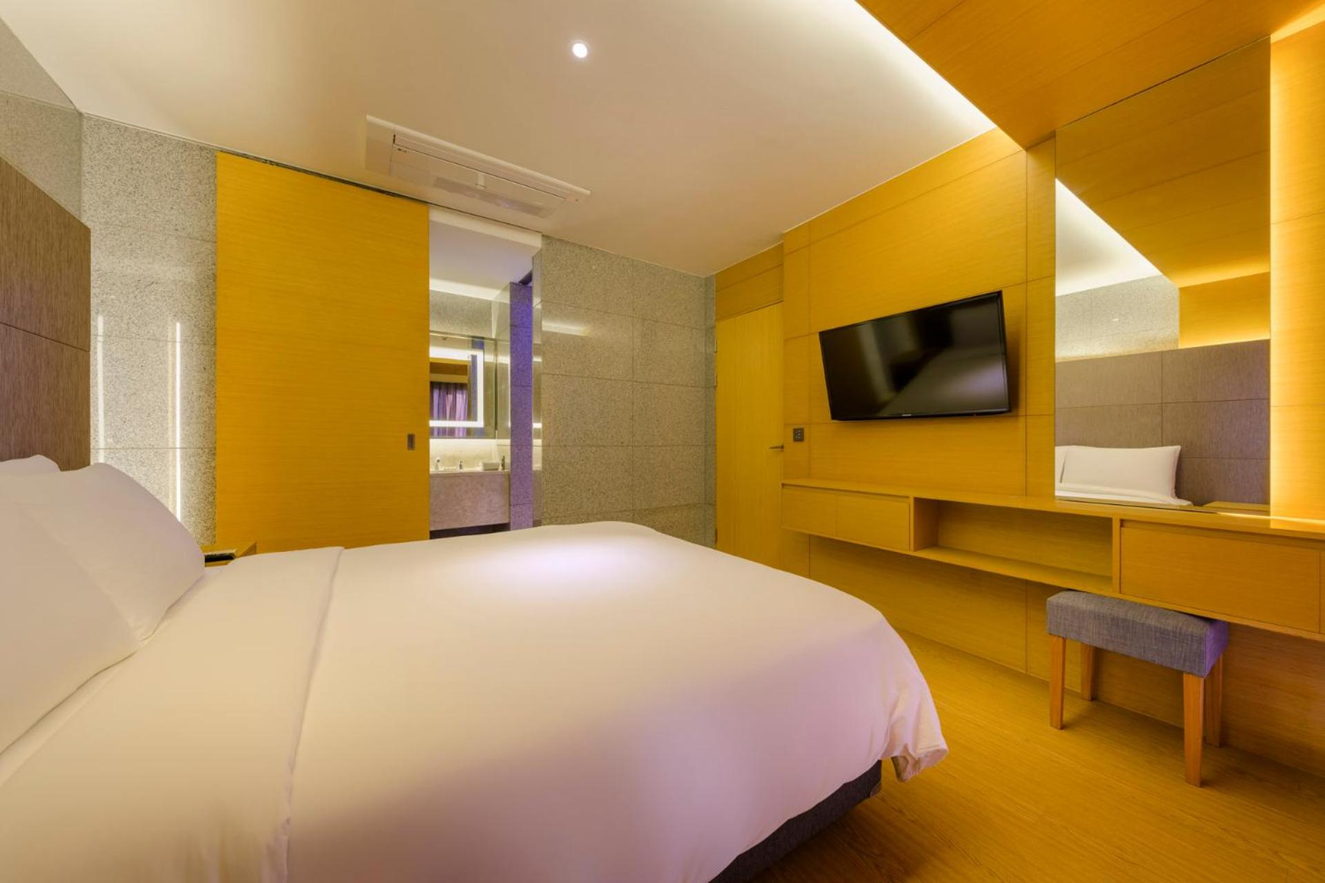 Suite (Included Breakfast for 2) photo 1