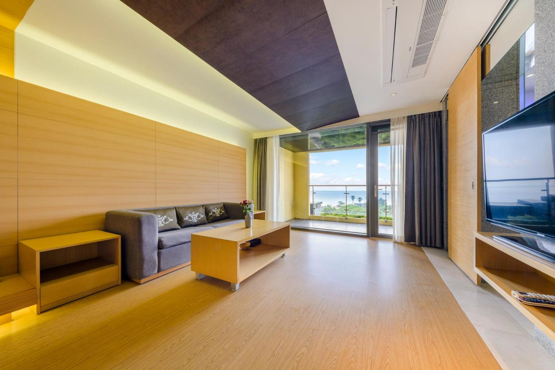 Suite (Room Only) photo 2