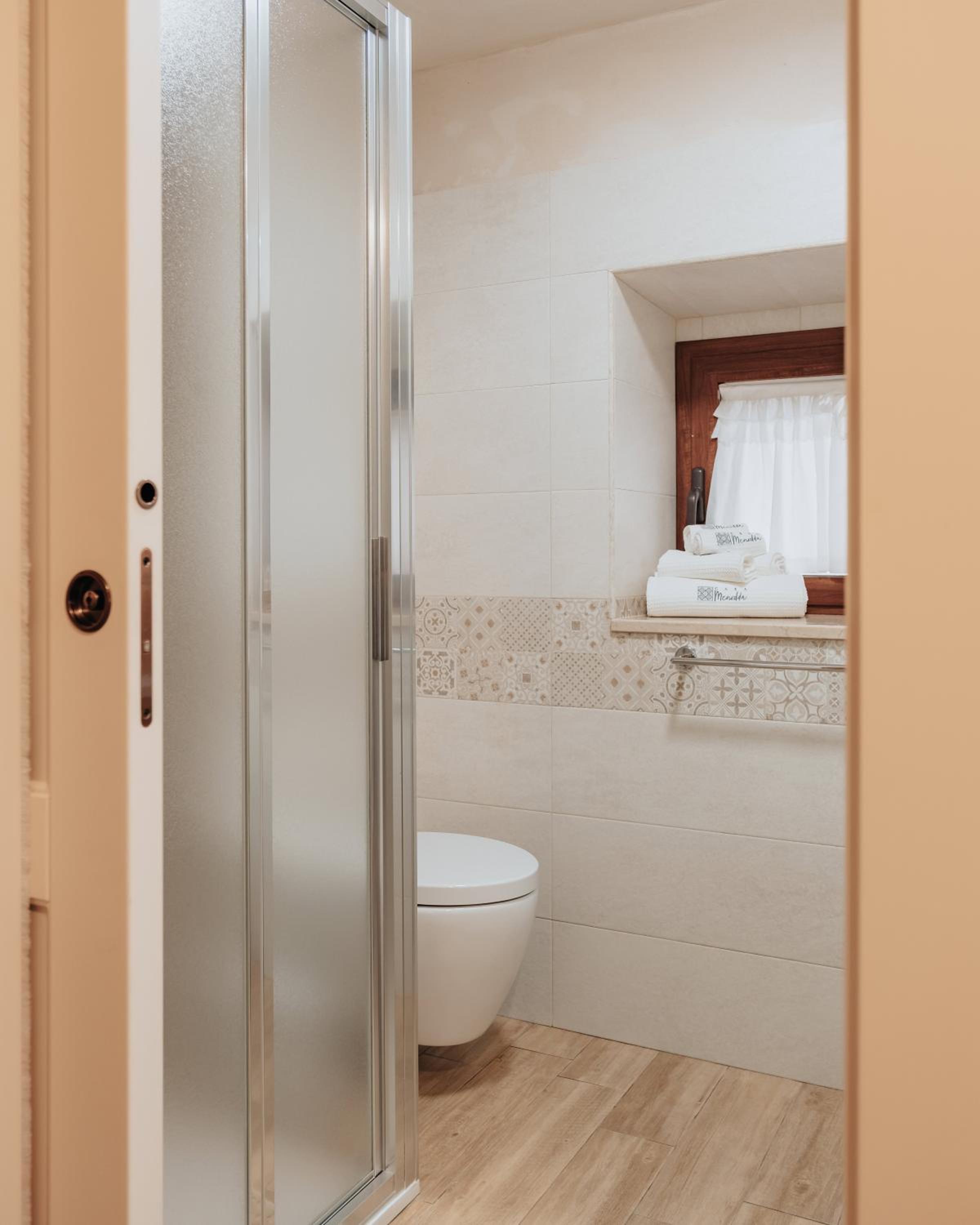 One-Bedroom House - Photo 26