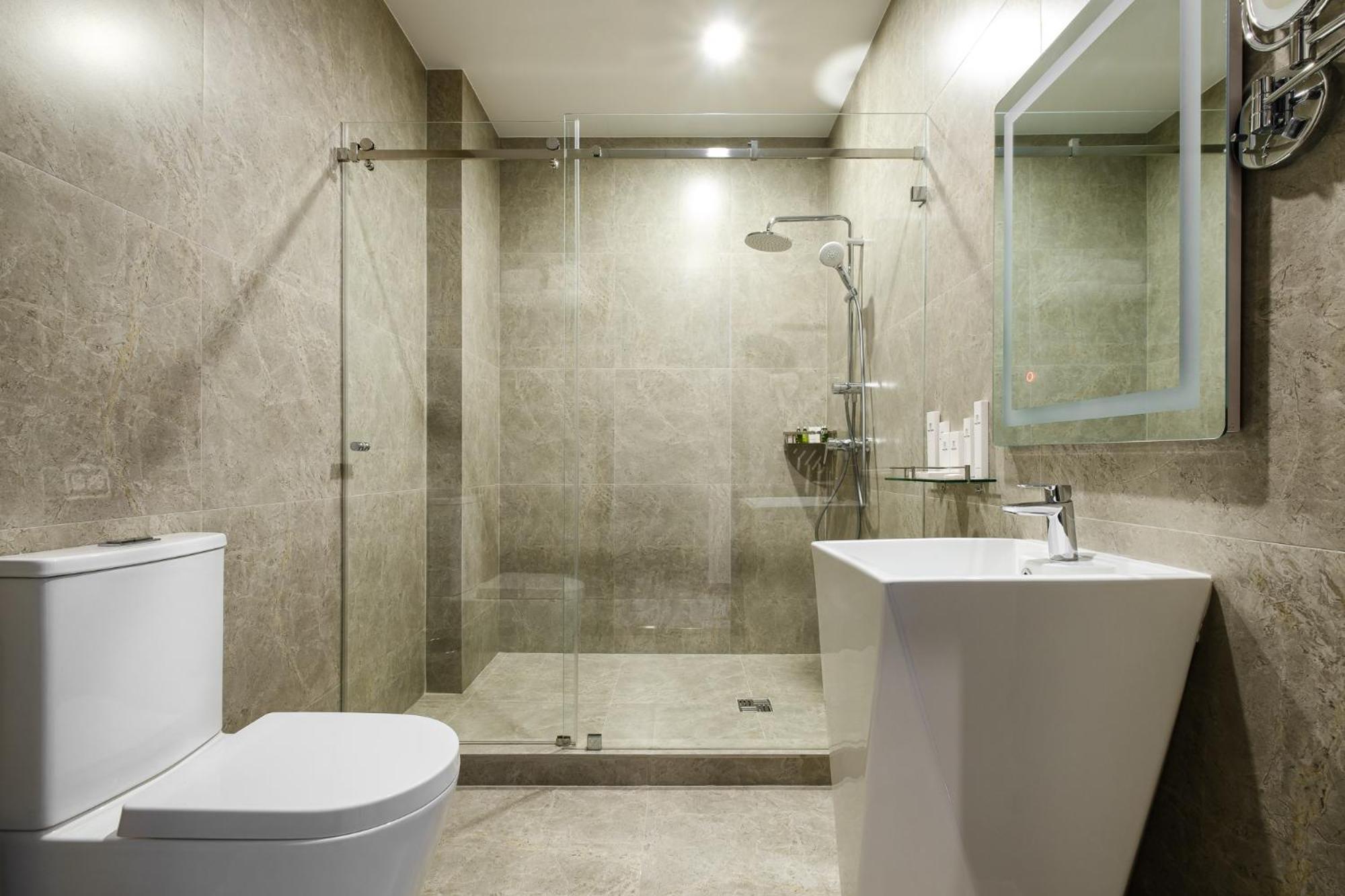 Deluxe Double or Twin Room - Photo 4