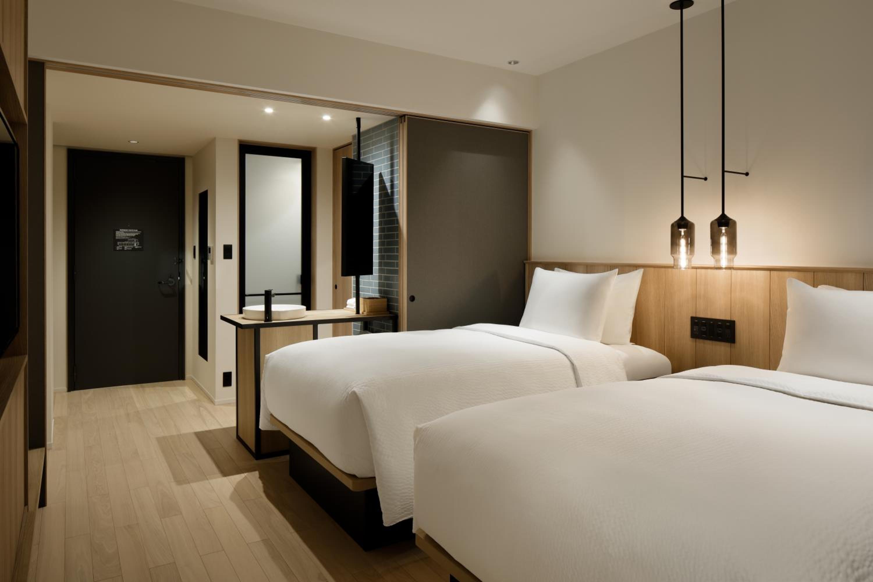 Standard Twin Room - Photo 1