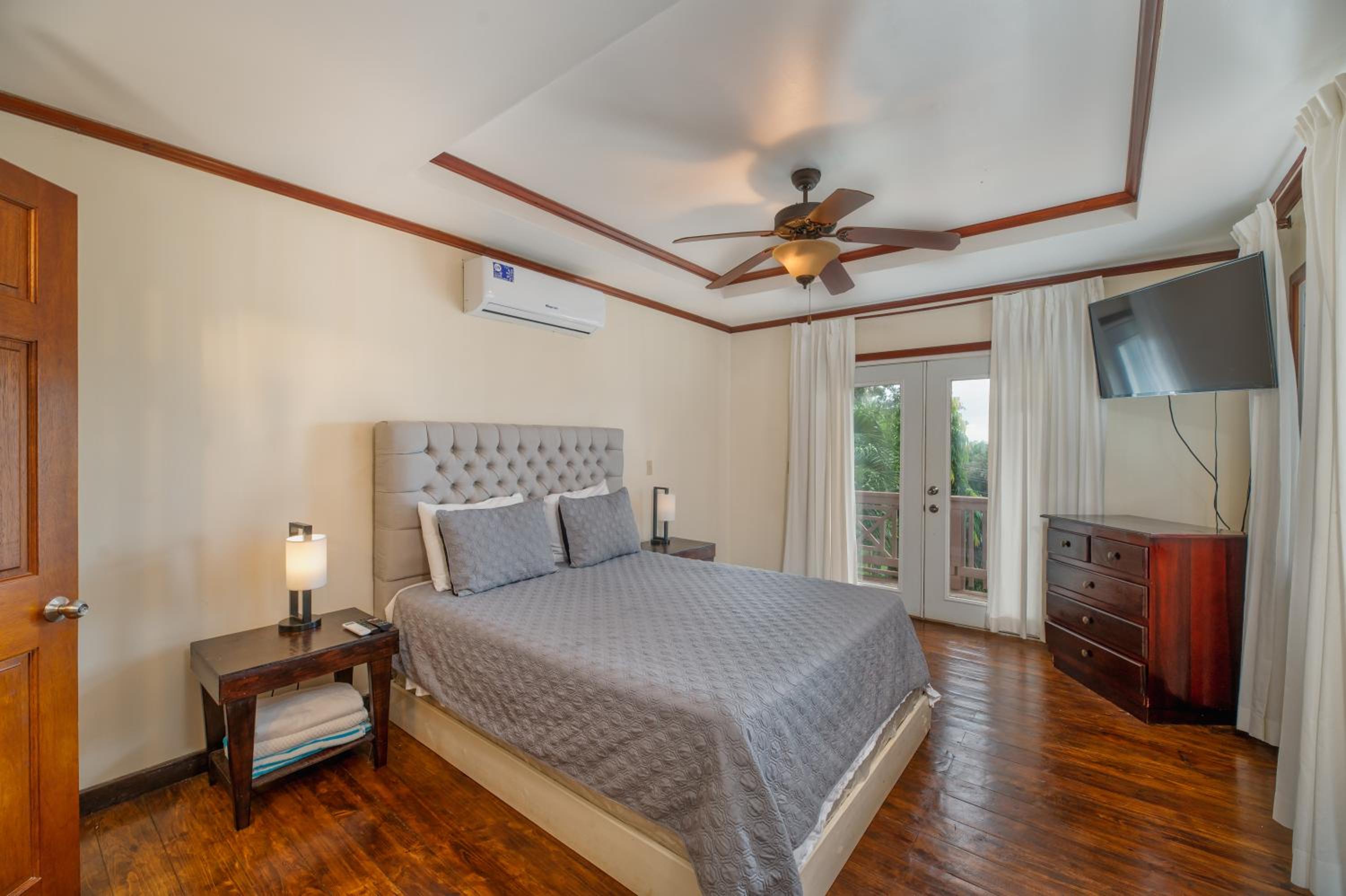 Three-Bedroom House photo 1