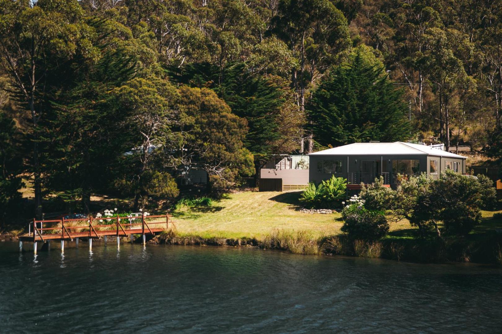 Three-Bedroom House photo 2