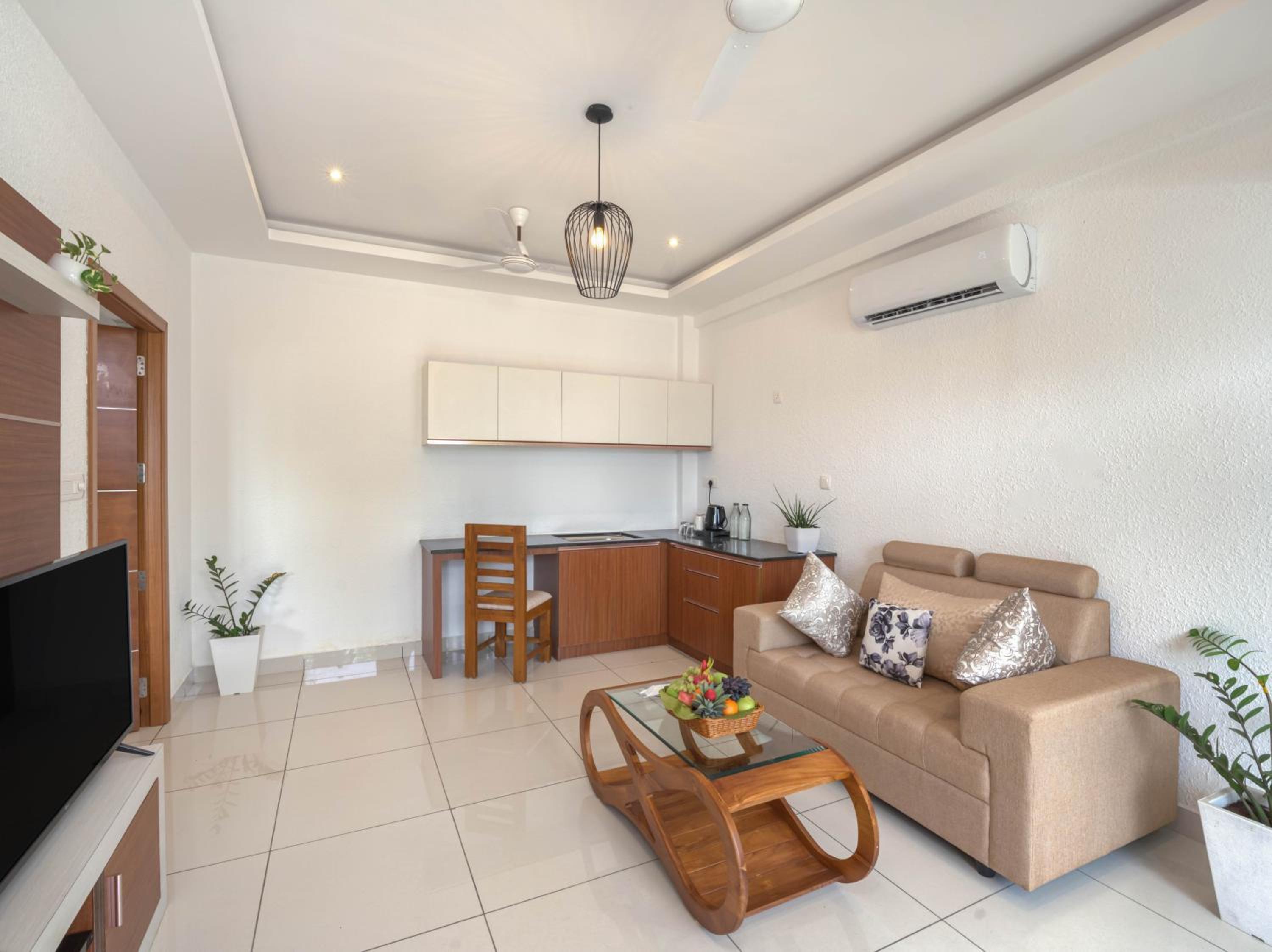 Mountain View Suite with Early Check-In upto 2 hours (subject to availability) - Photo 12