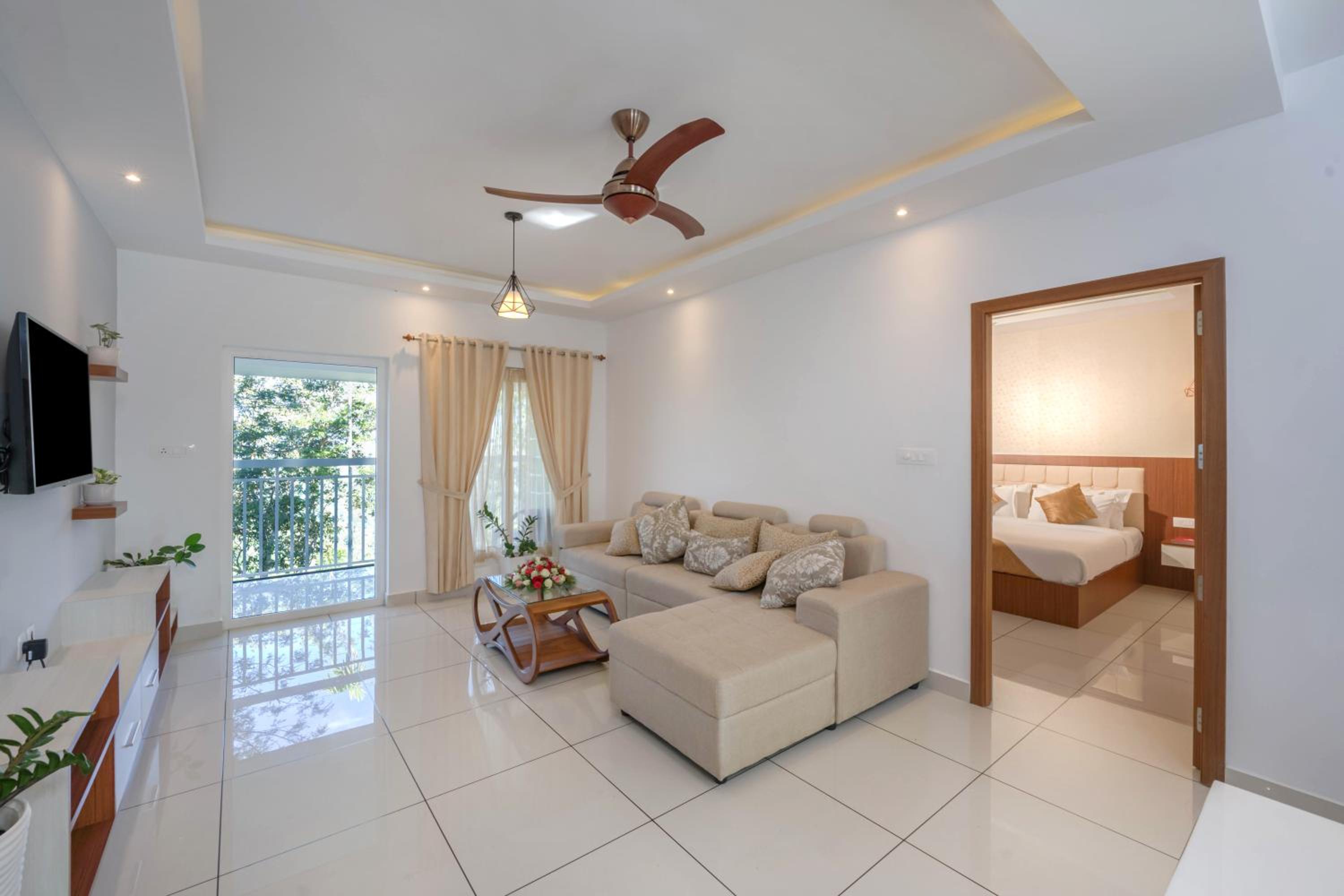 Mountain View Suite with Early Check-In upto 2 hours (subject to availability) - Photo 2