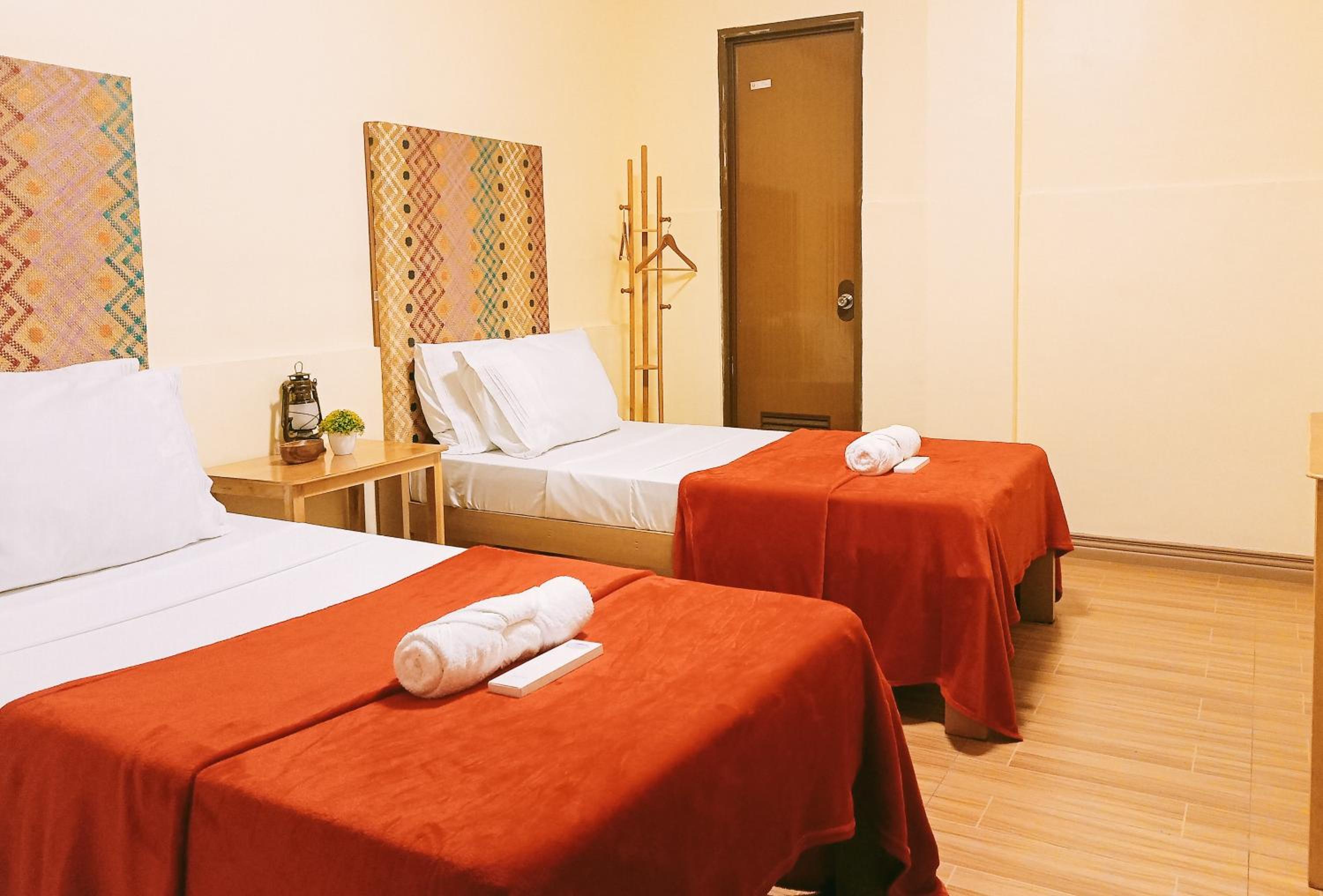 Standard Twin Room - Photo 3