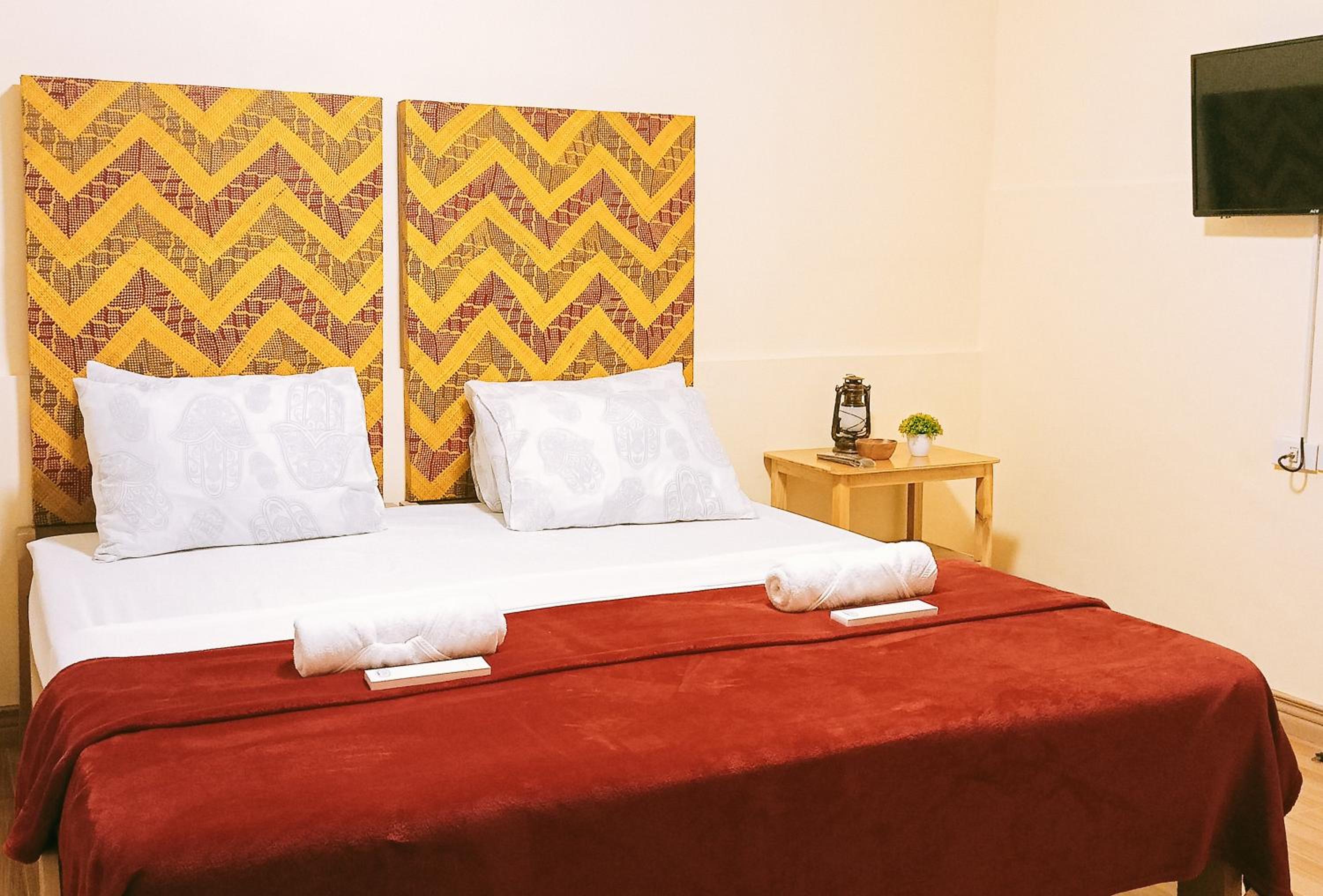 Deluxe Room - Photo 5