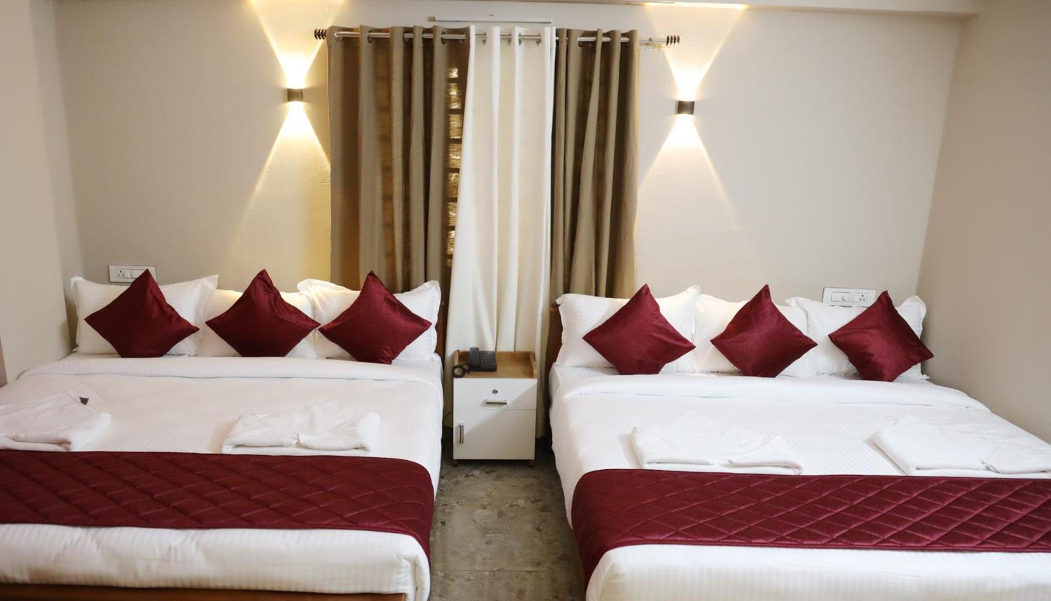 Deluxe Family Suite - Photo 4