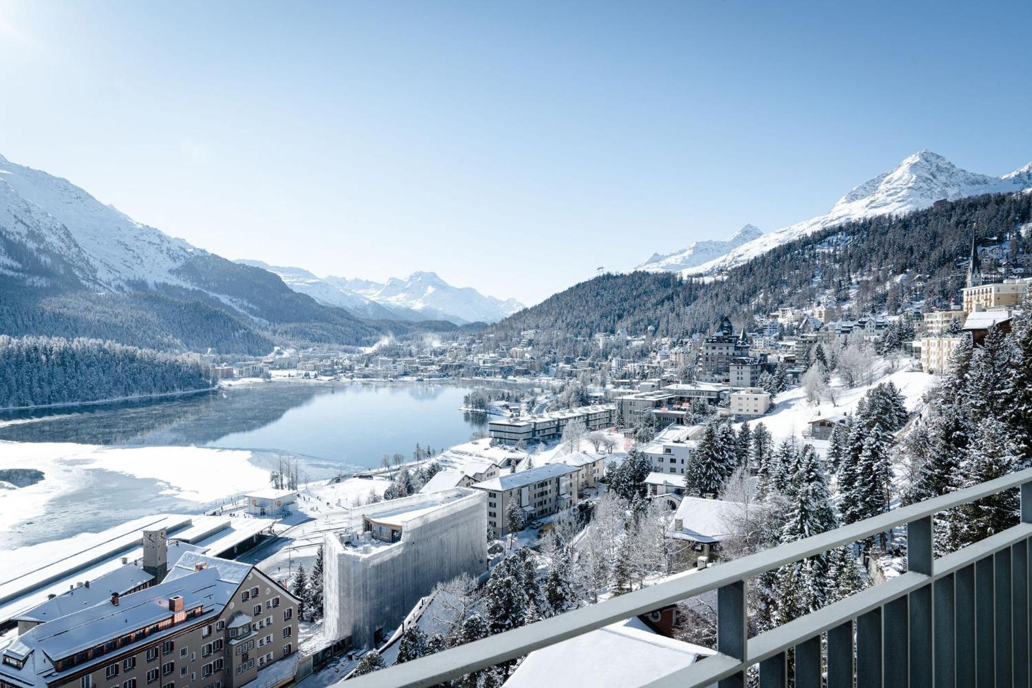 Grand Two Bedroom Suite 115 qm mit See- und Bergblick photo 3