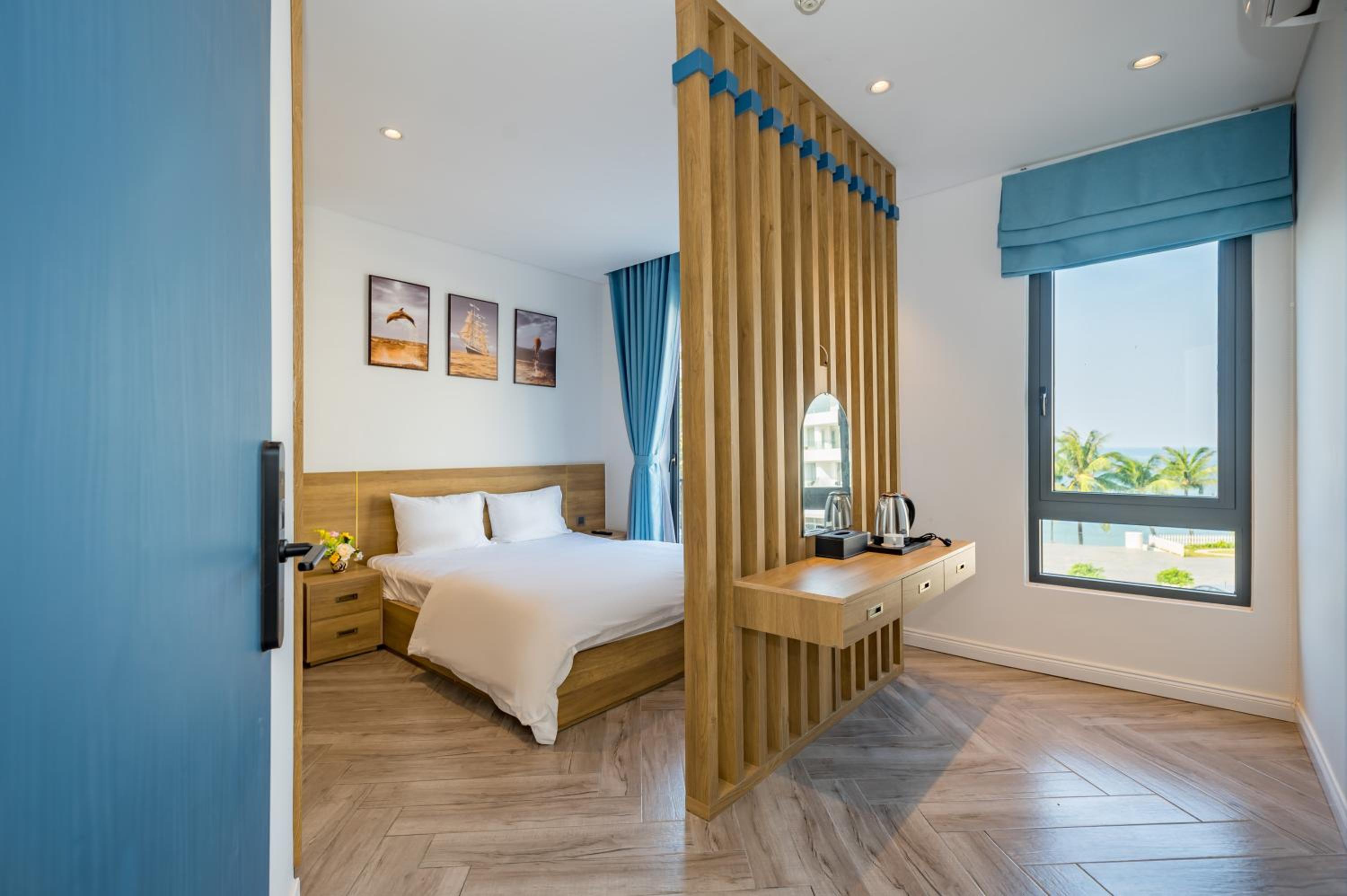 Double Room with Sea View - Photo 8