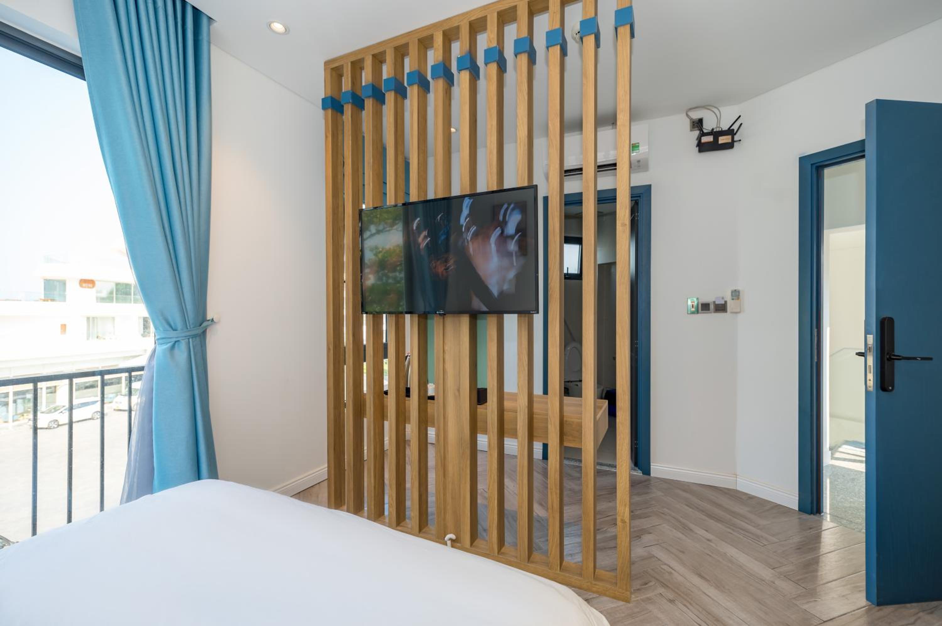 Double Room with Sea View - Photo 10