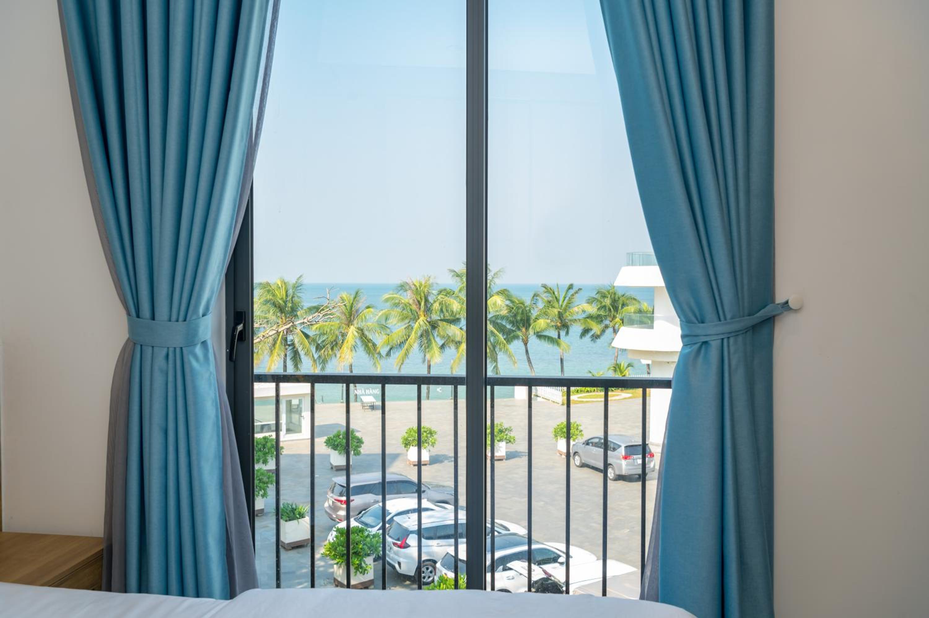 Double Room with Sea View - Photo 12