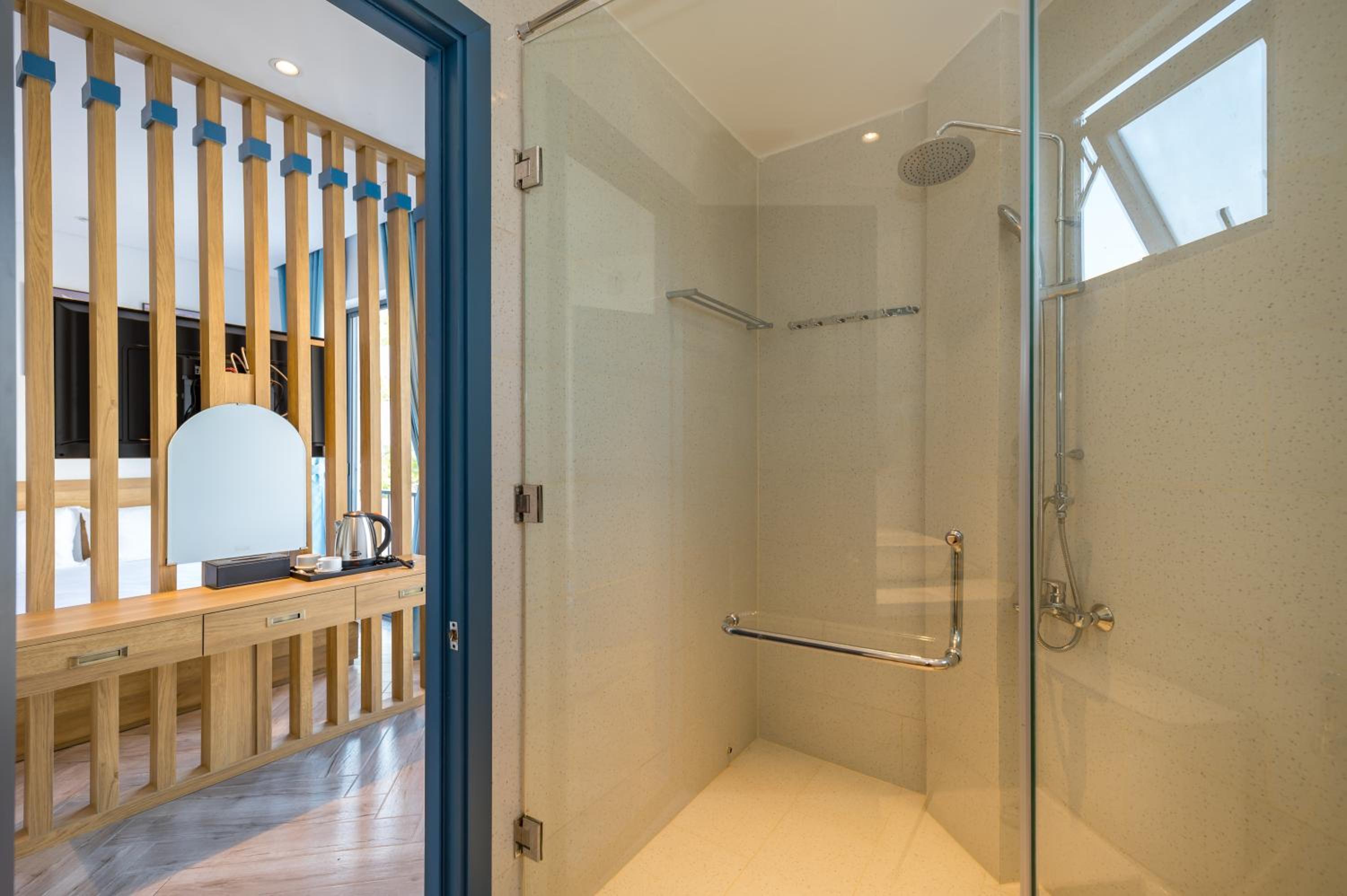 Double Room with Sea View - Photo 13