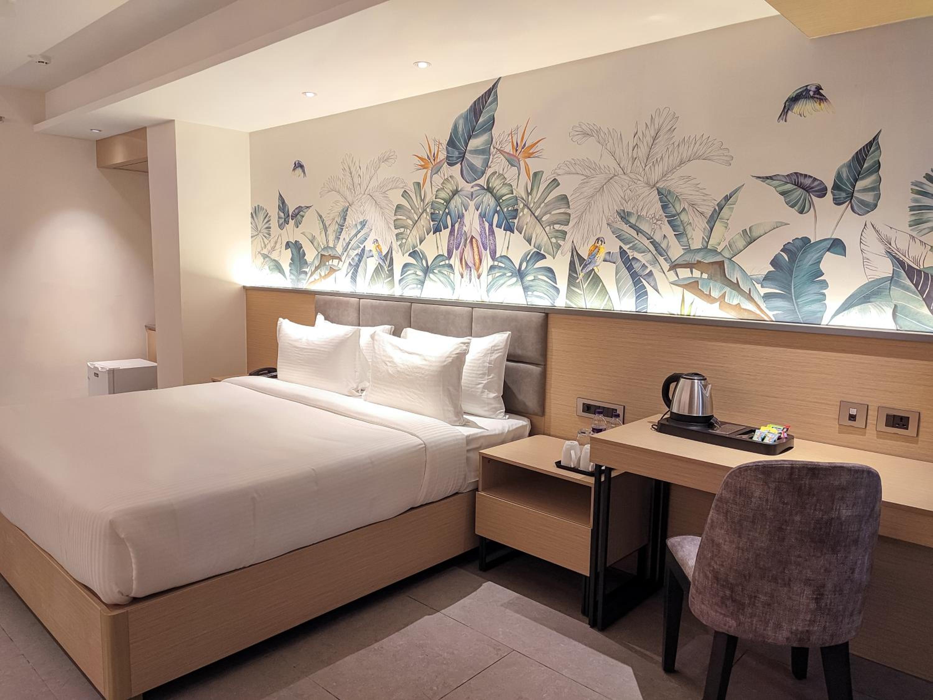 Deluxe Room - Photo 5